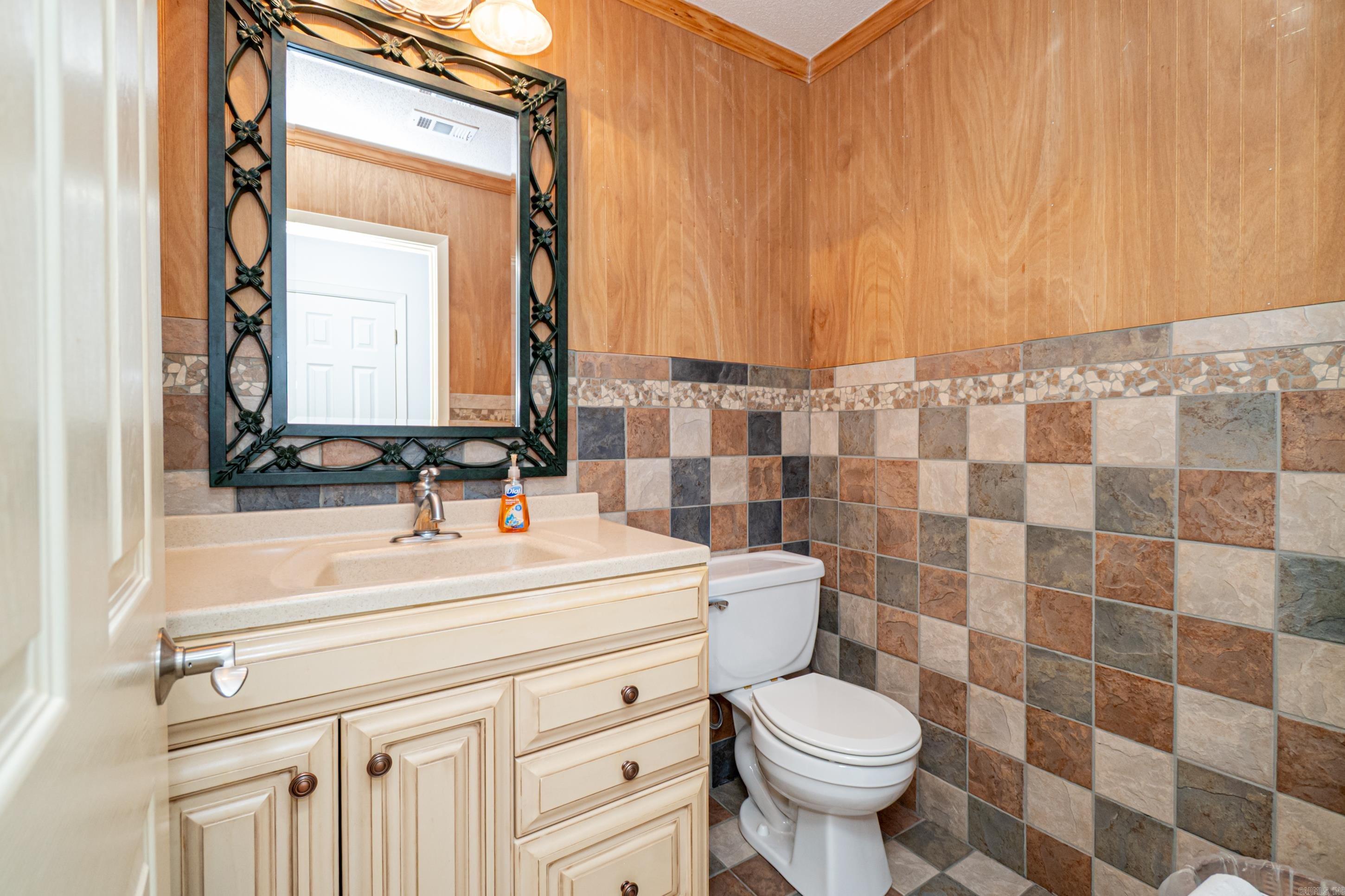 2312 W Elm St Property Photo 19