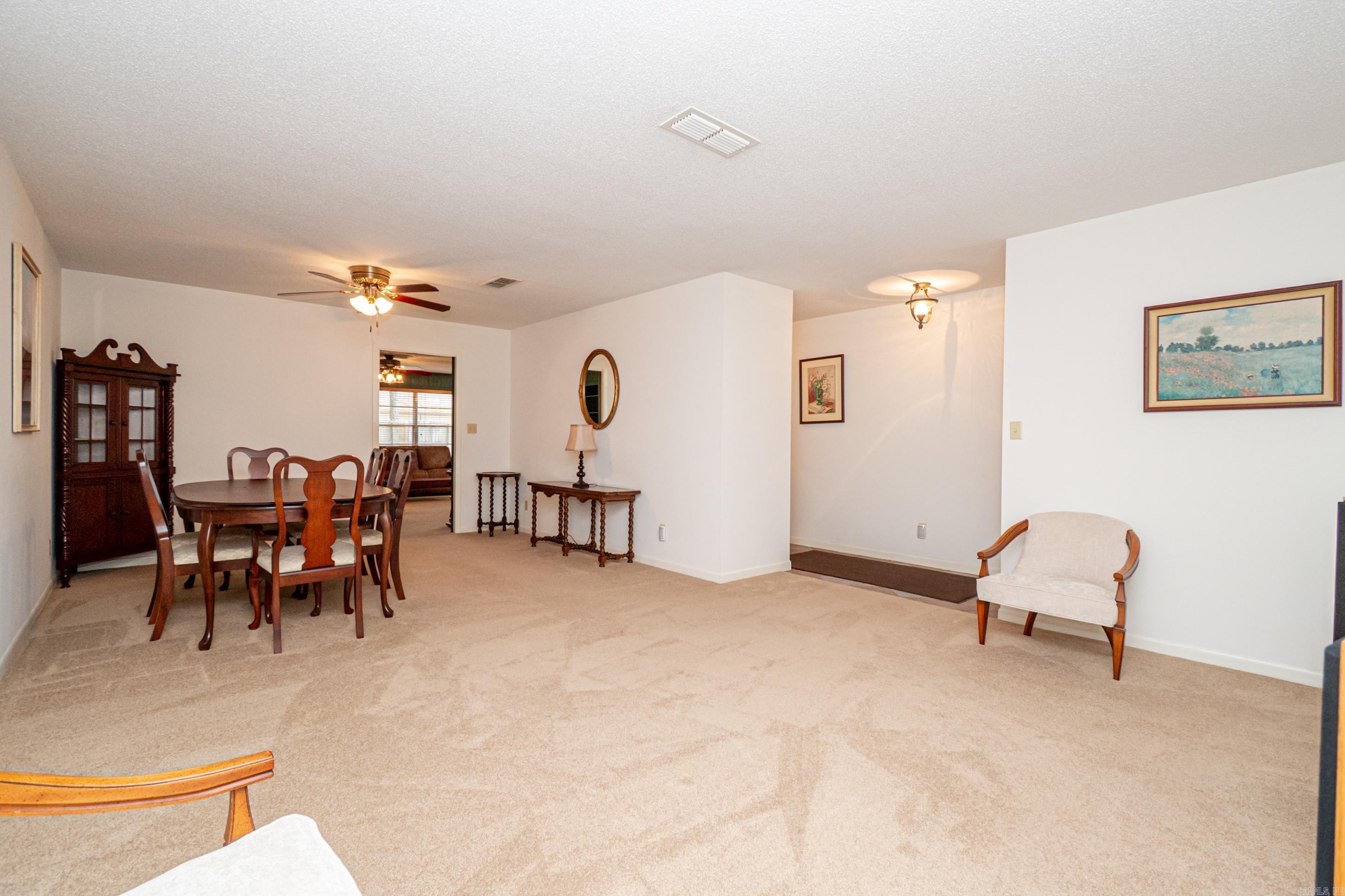 2312 W Elm St Property Photo 27