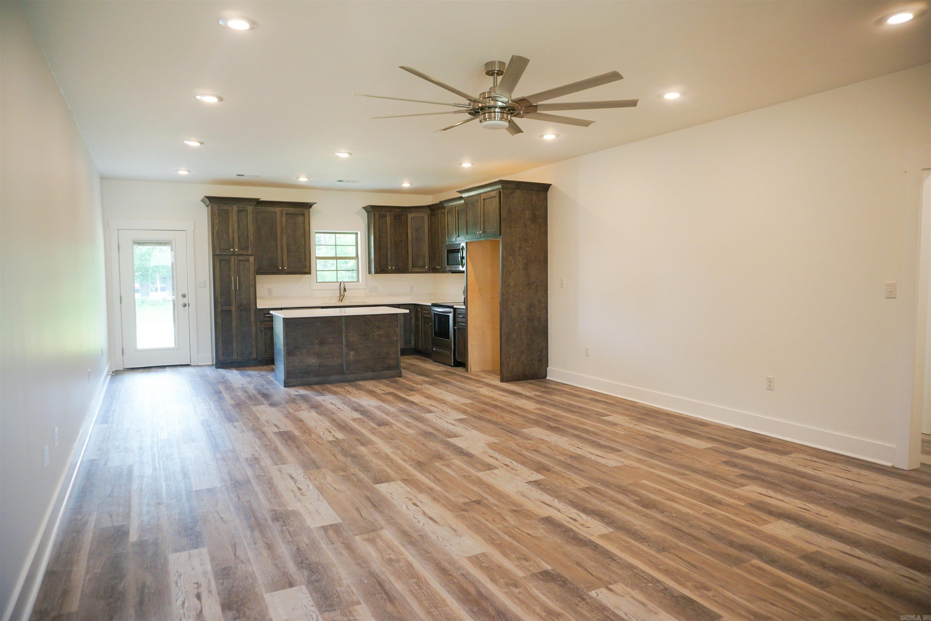 616 Prospect Valley Drive Property Photo 3