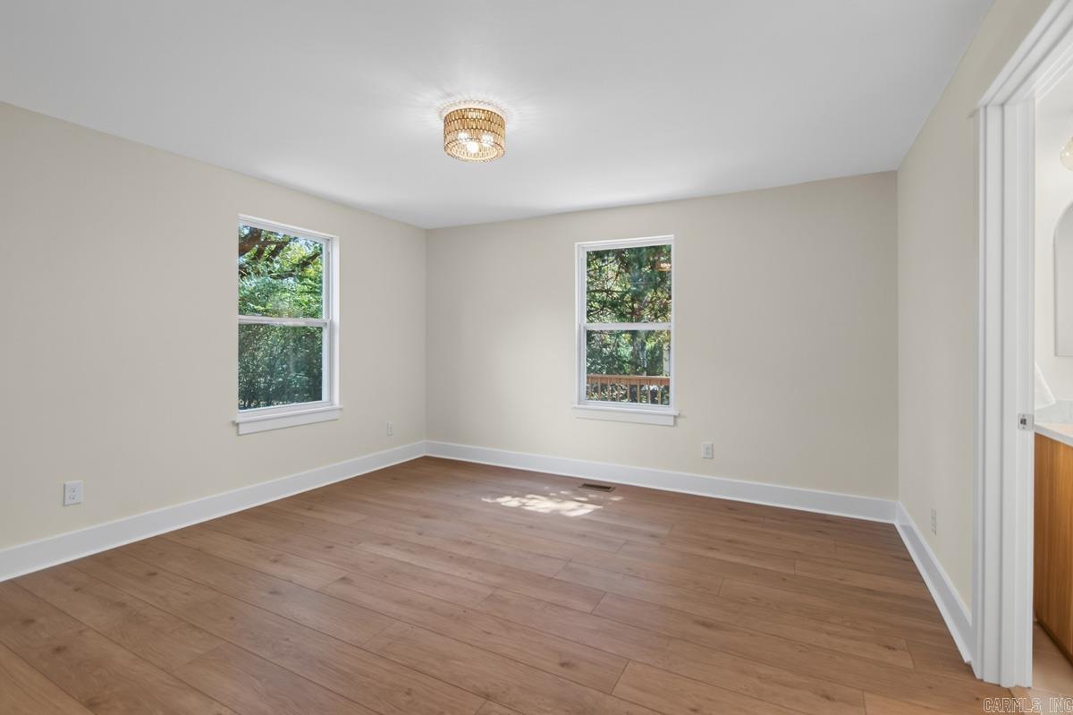 805 N Pierce Street Property Photo 17