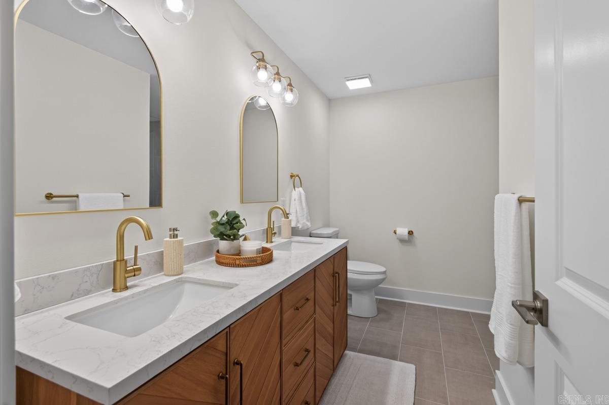 805 N Pierce Street Property Photo 21