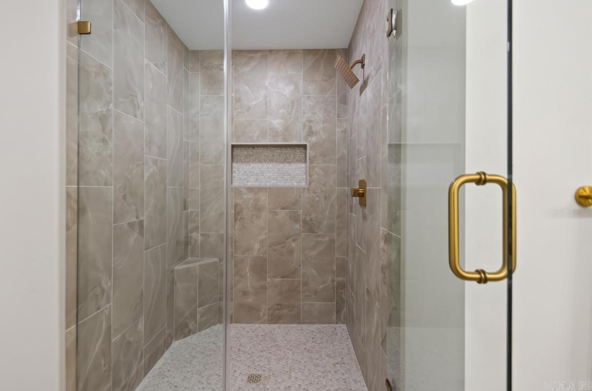 805 N Pierce Street Property Photo 22
