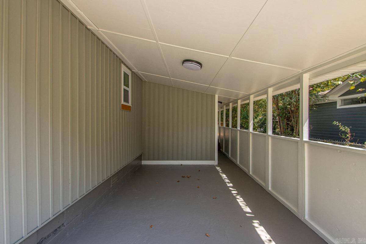 805 N Pierce Street Property Photo 25