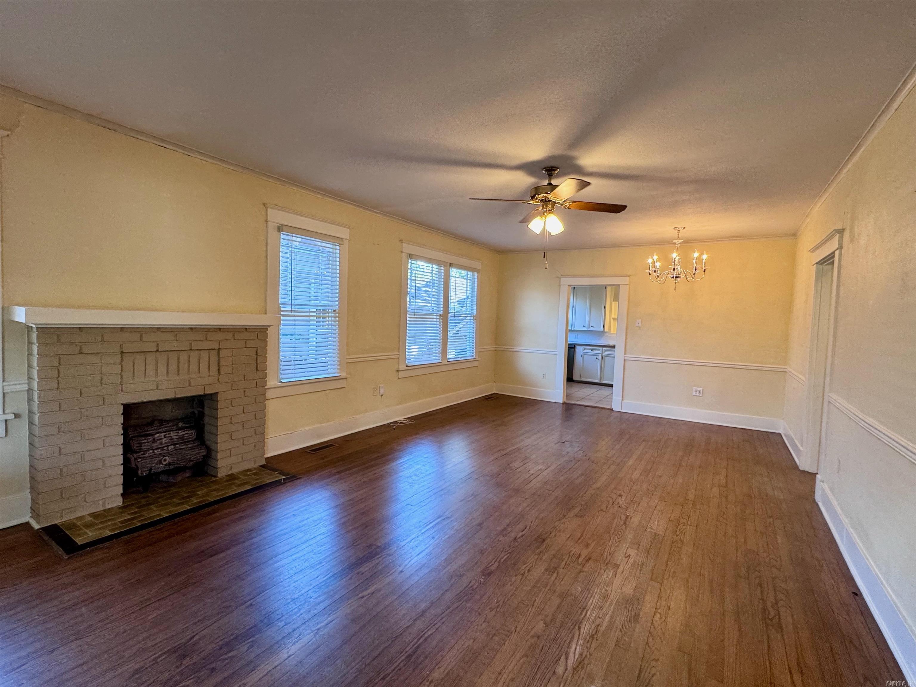 4805 Lee Avenue Property Photo 3