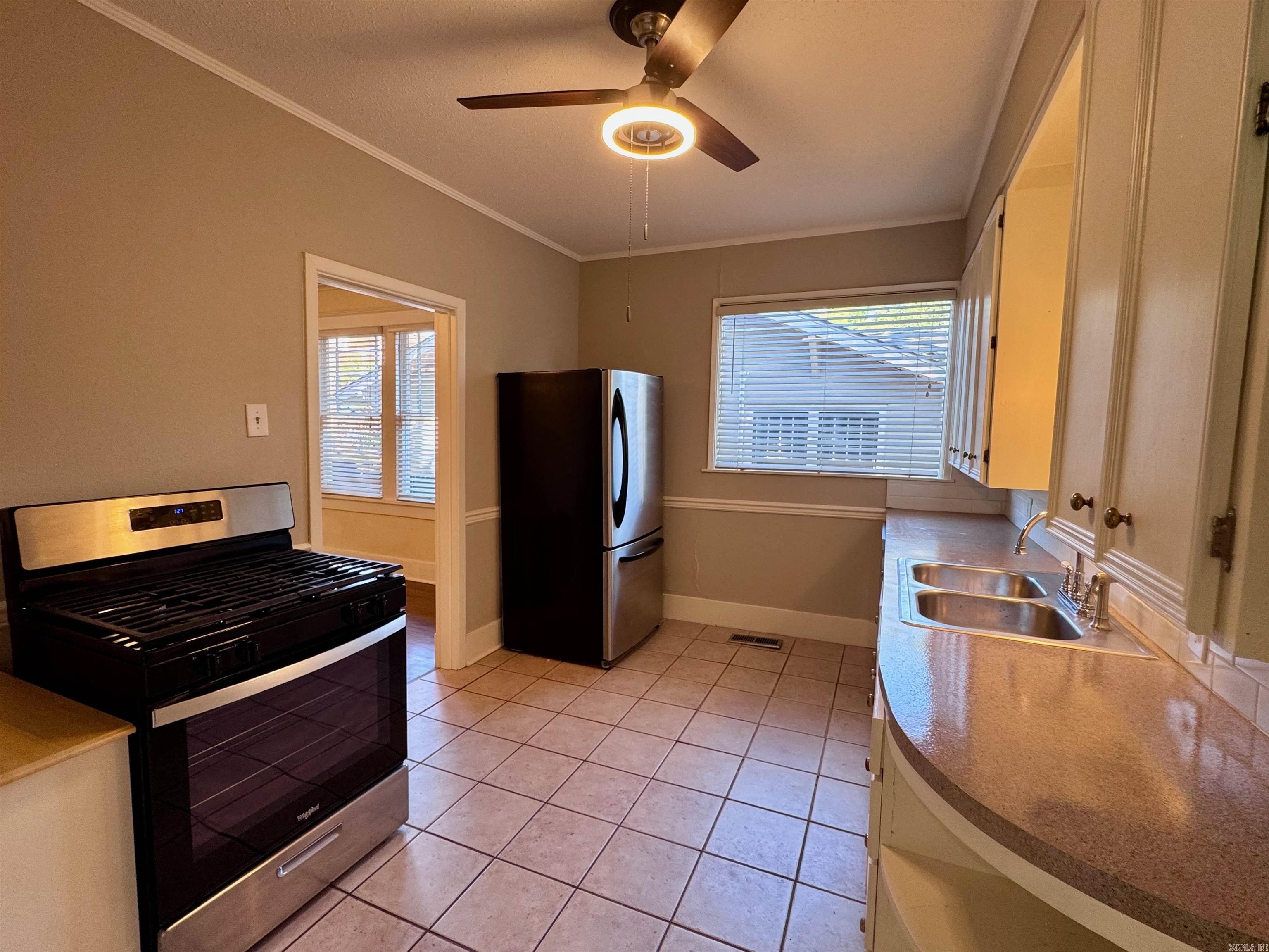 4805 Lee Avenue Property Photo 6