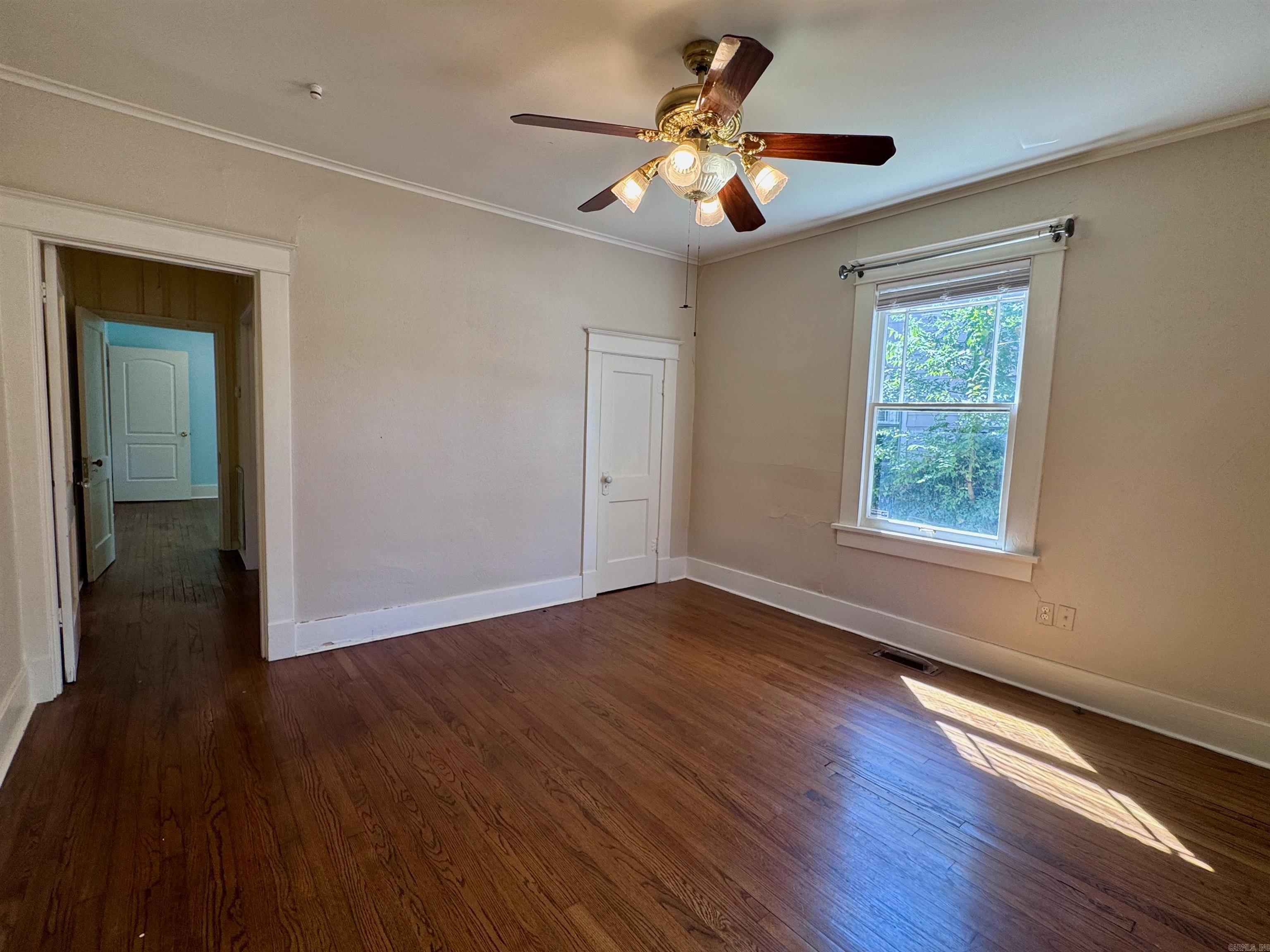 4805 Lee Avenue Property Photo 8