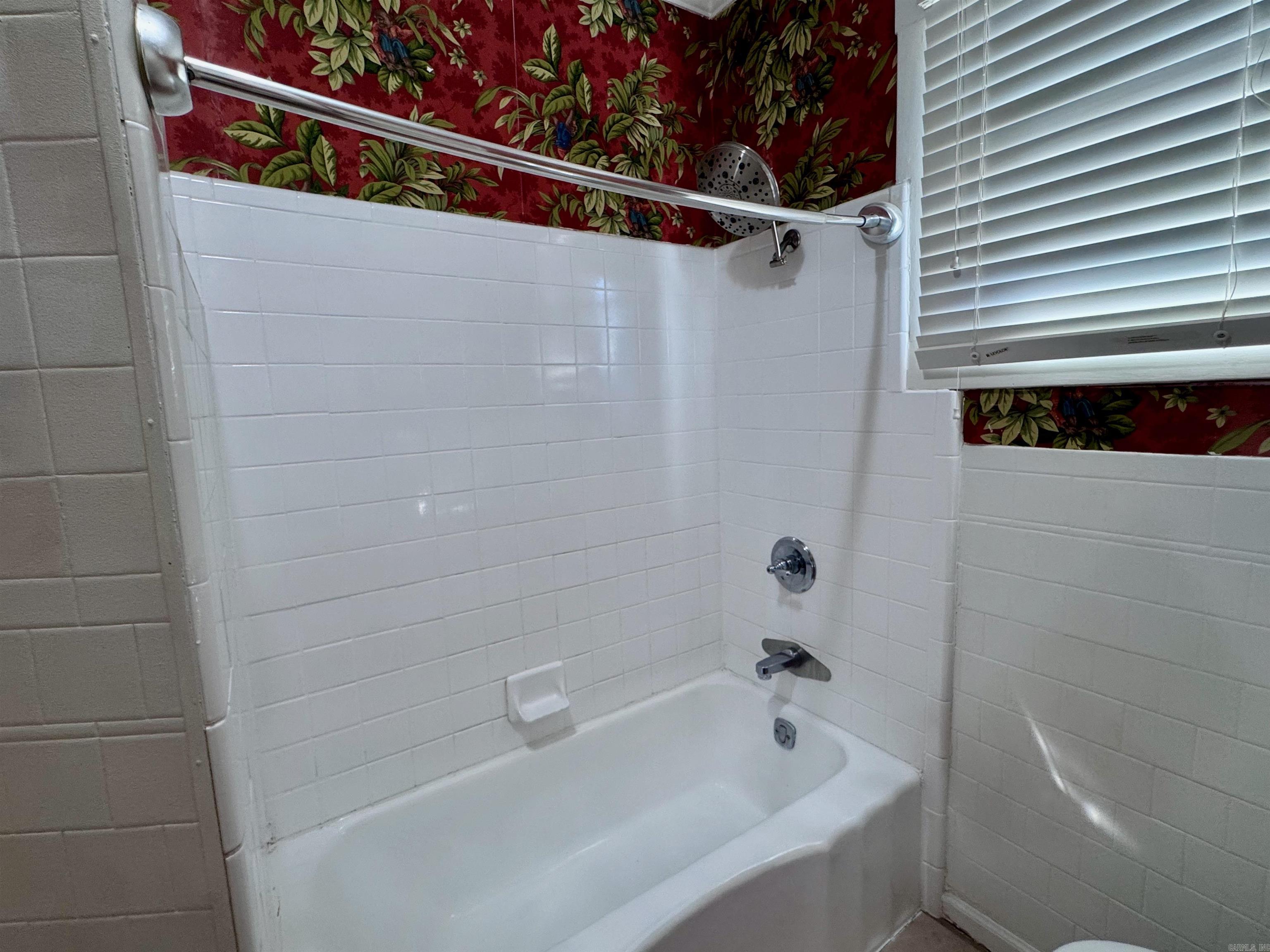 4805 Lee Avenue Property Photo 10