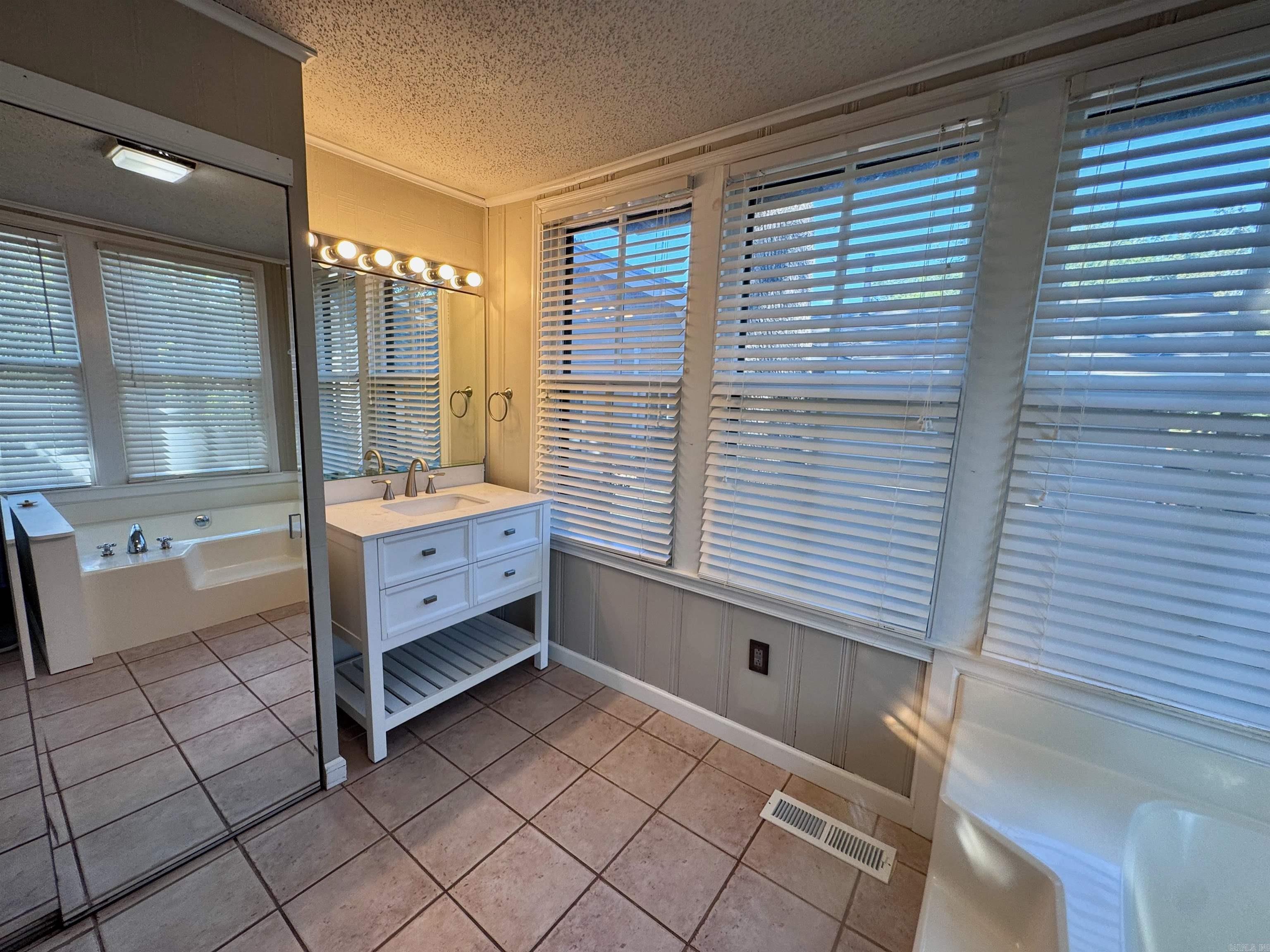 4805 Lee Avenue Property Photo 16