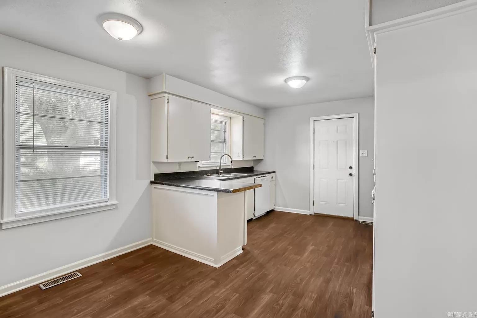 310 Kay St Property Photo 6
