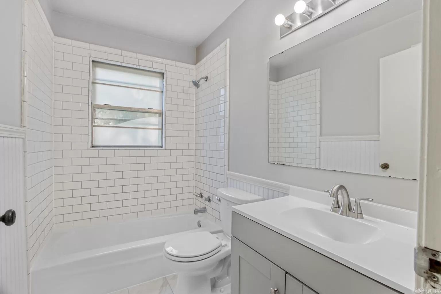 310 Kay St Property Photo 14