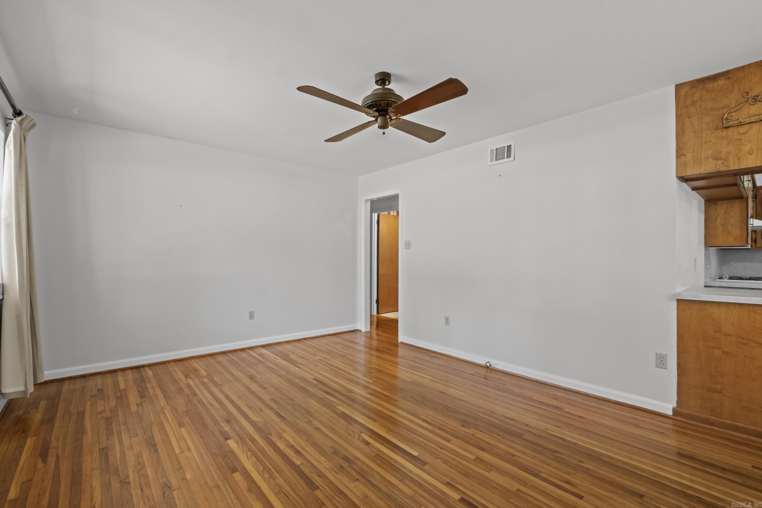1010 W 54th Street Property Photo 6
