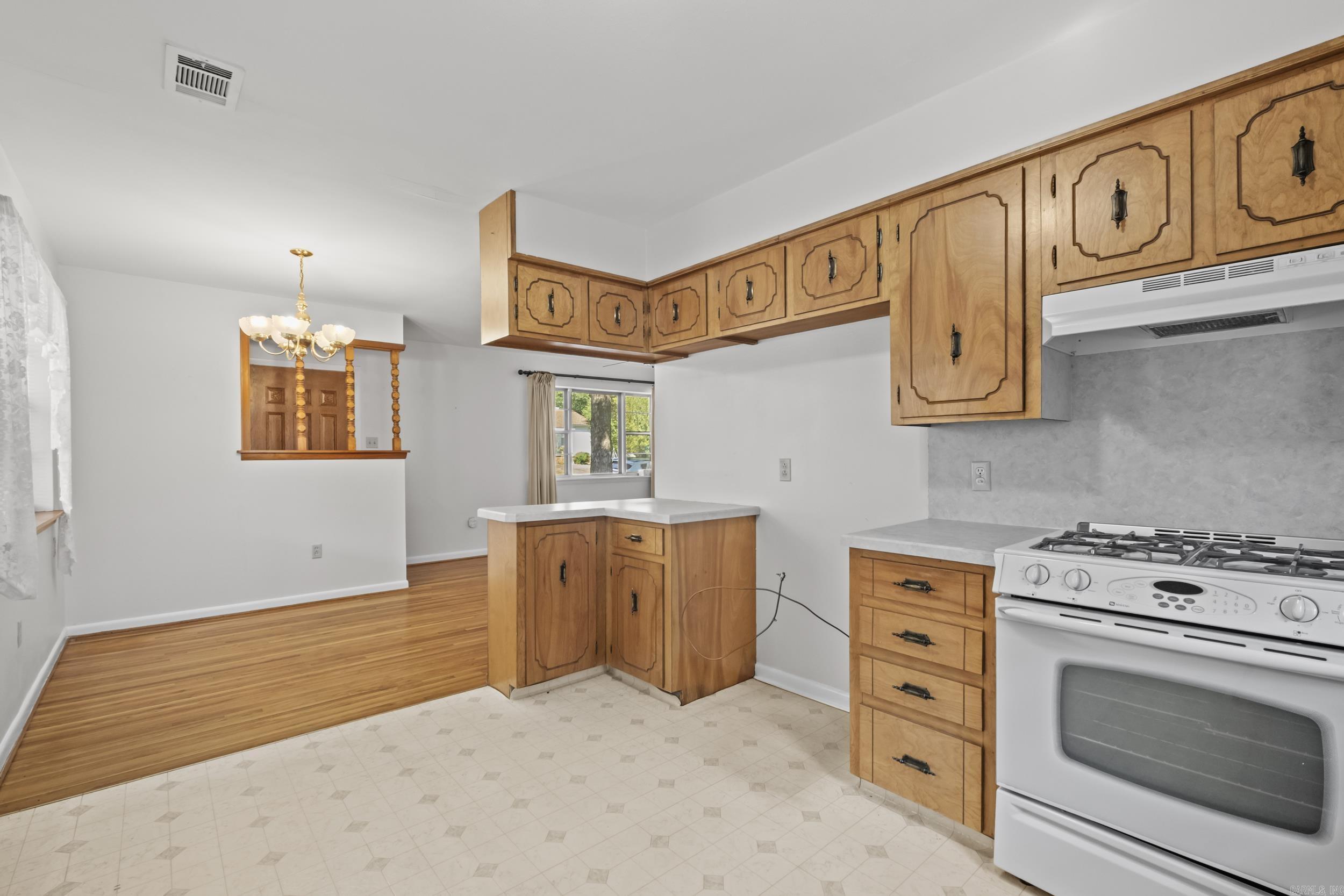 1010 W 54th Street Property Photo 11
