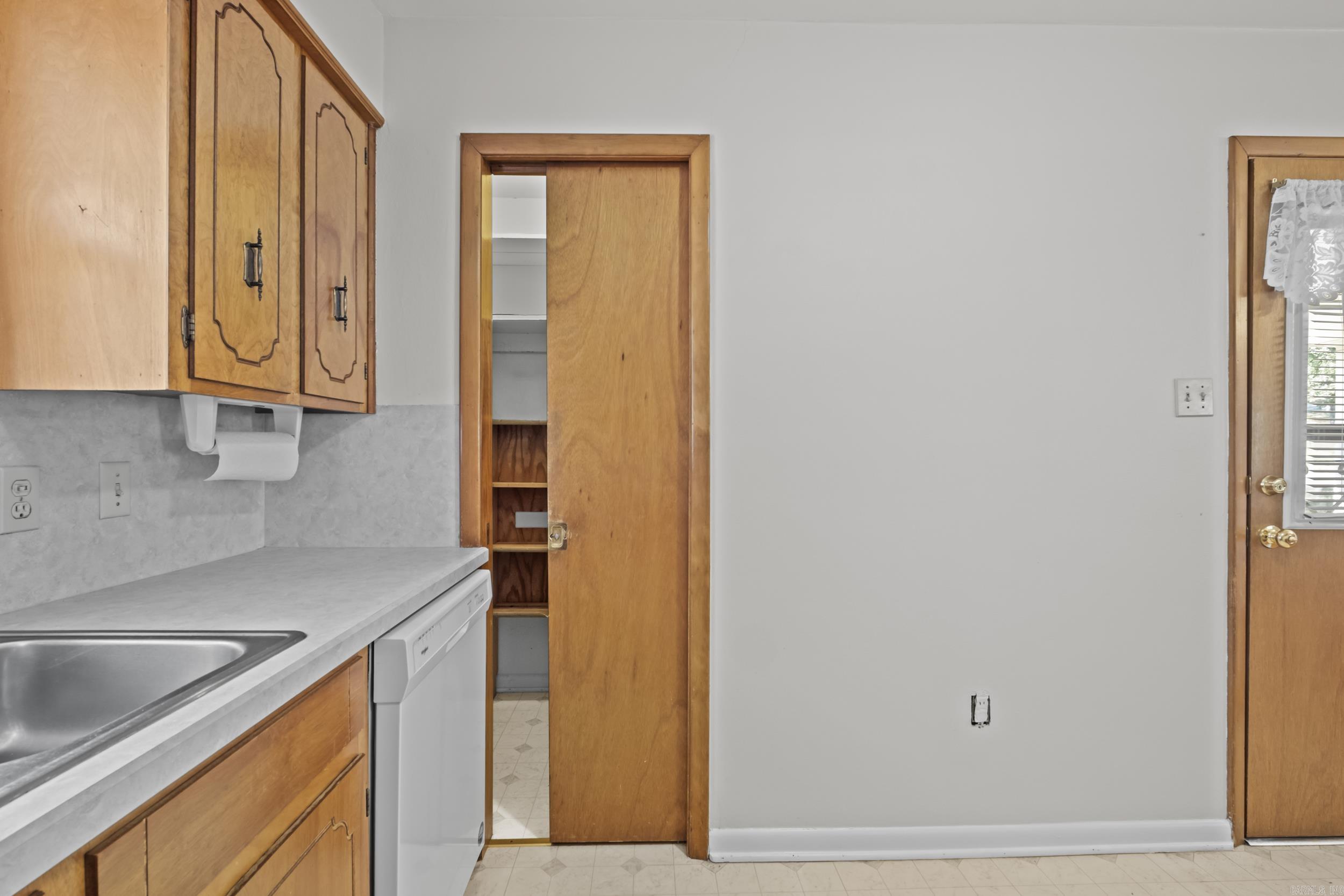 1010 W 54th Street Property Photo 12