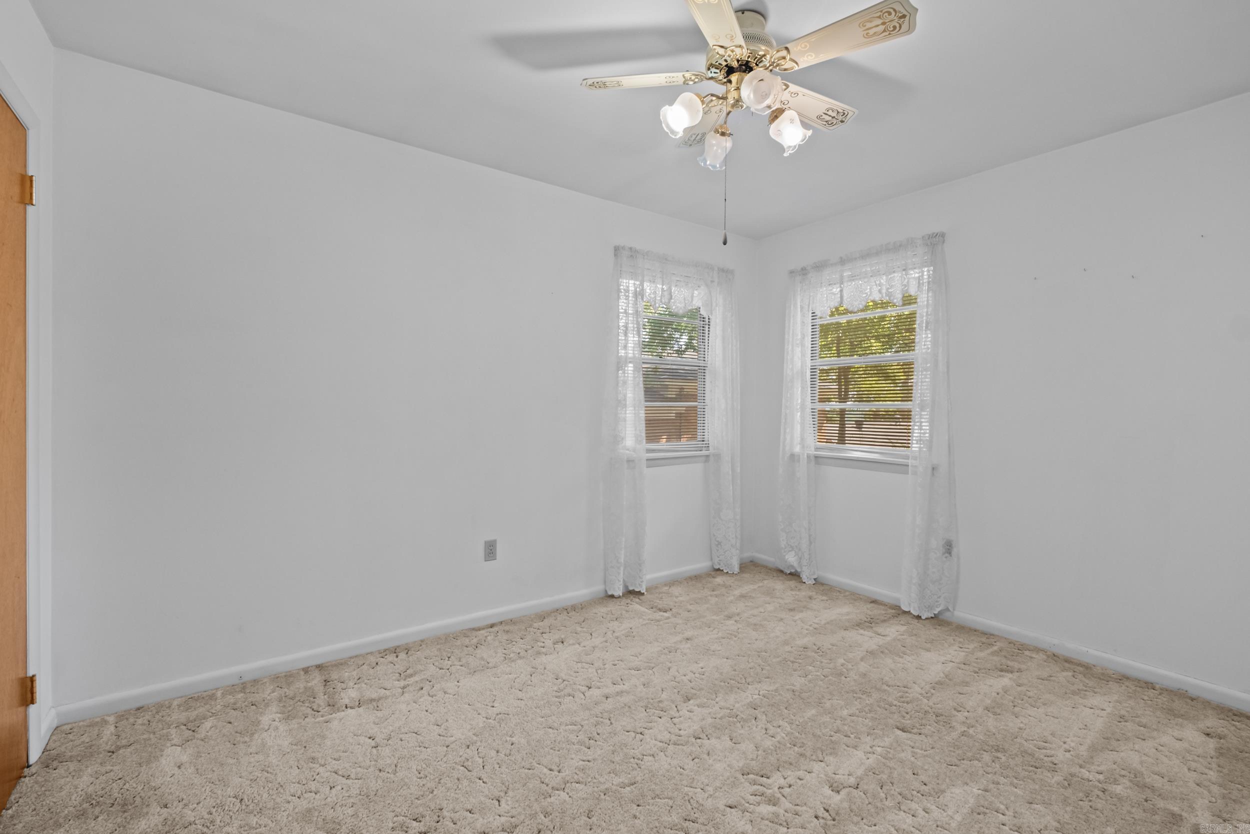 1010 W 54th Street Property Photo 17