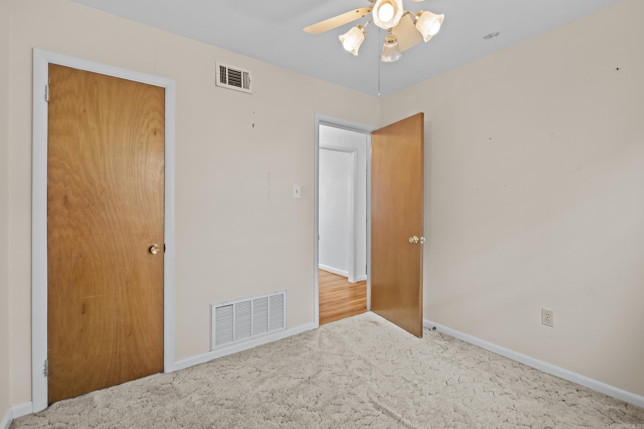 1010 W 54th Street Property Photo 20