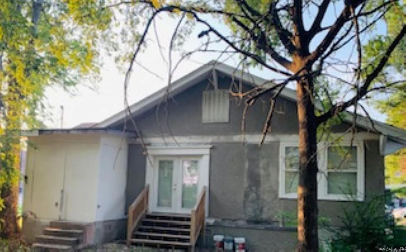3817 W 10th St Street Property Photo 5