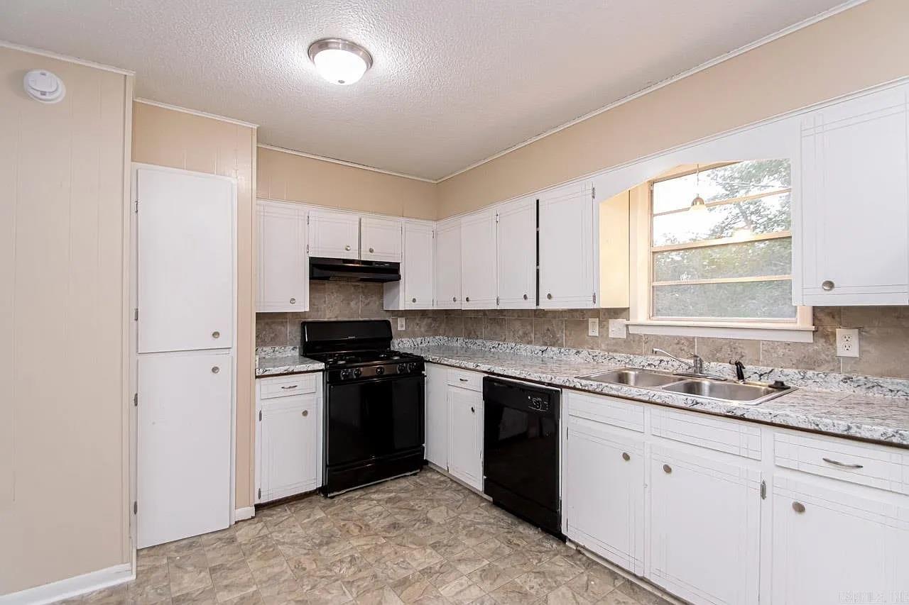 17 Compass Point St Point Property Photo 2