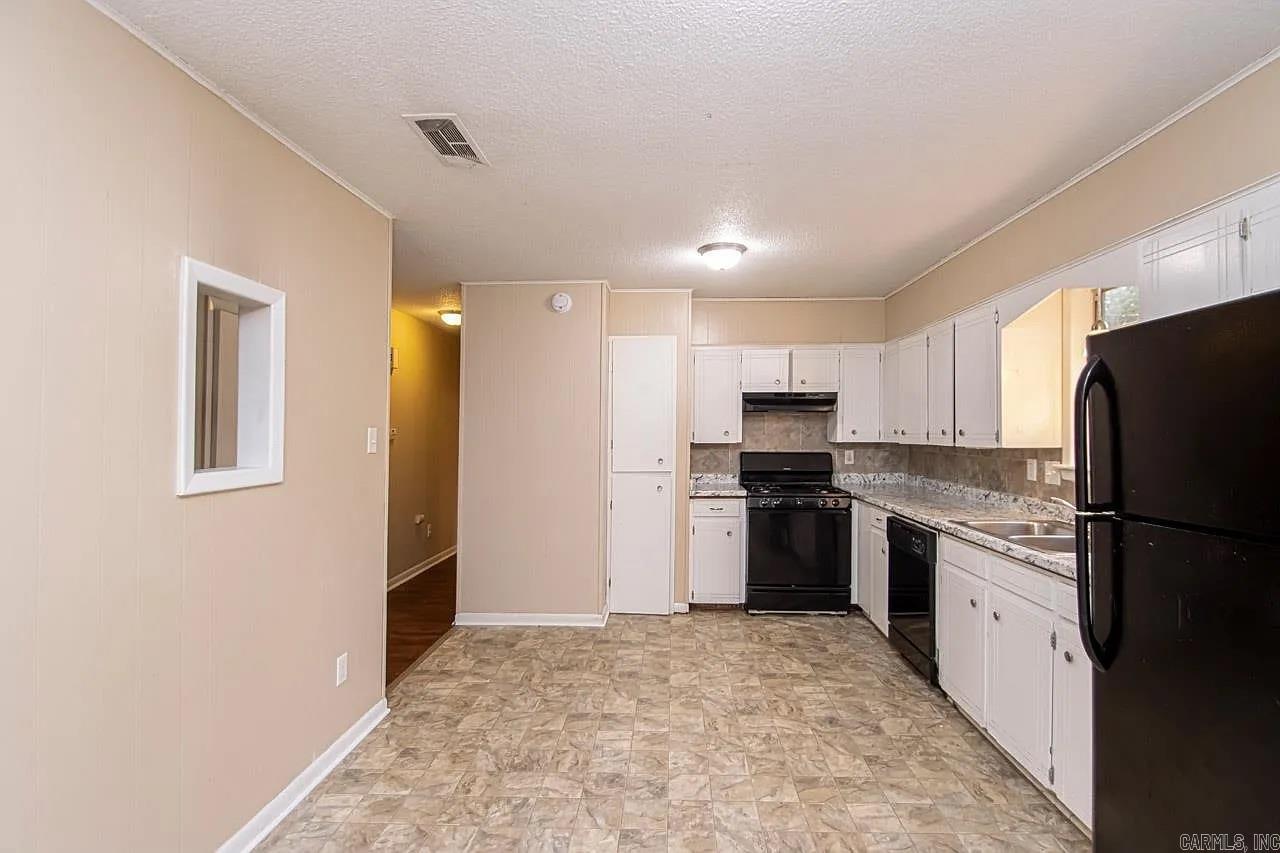 17 Compass Point St Point Property Photo 3