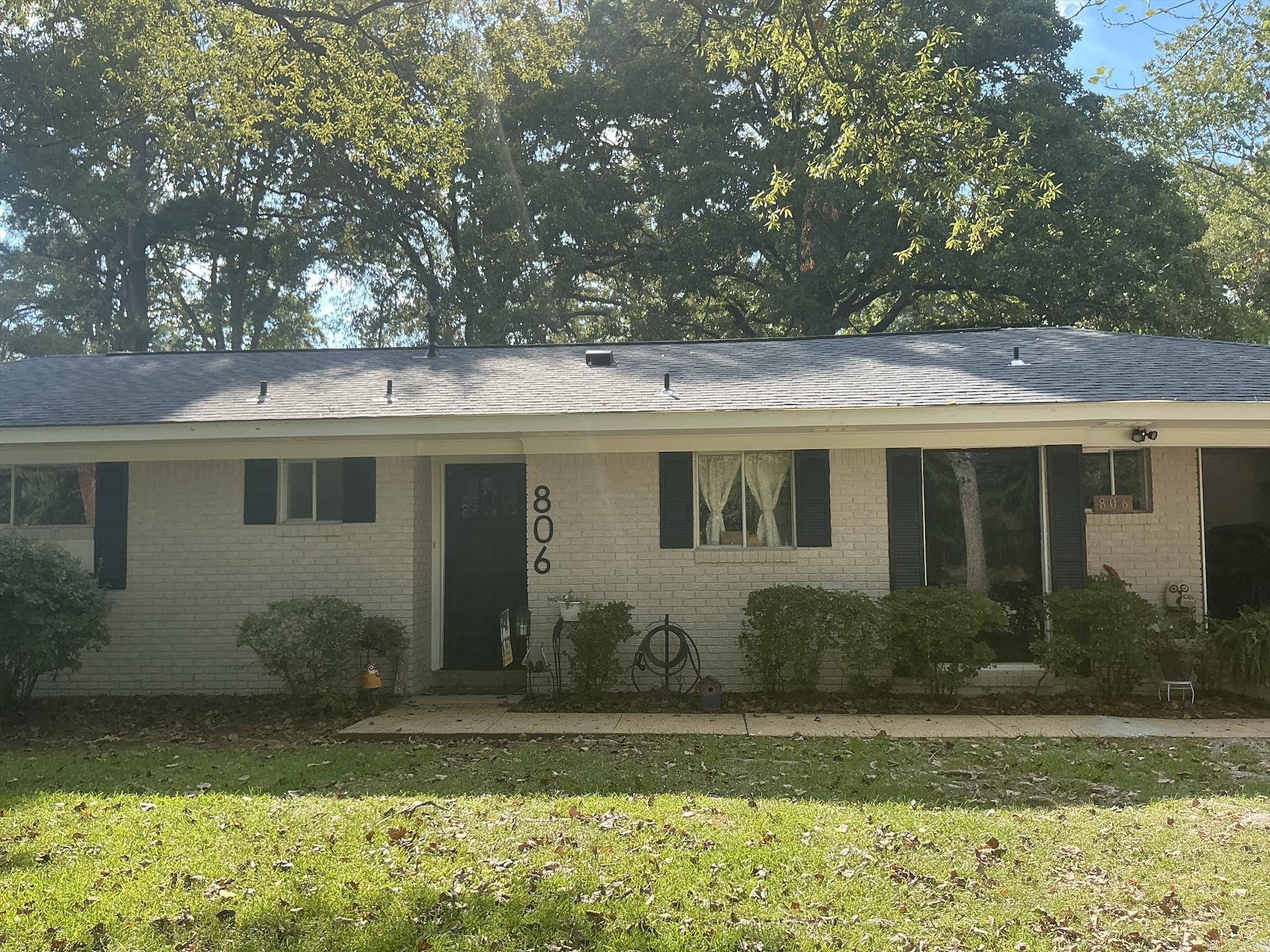 806 Pecan Property Photo 3