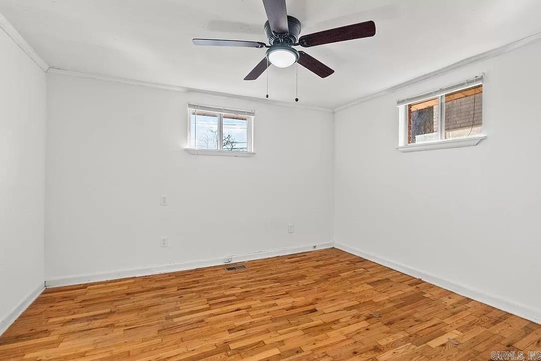 909 W 54th St Street Property Photo 21