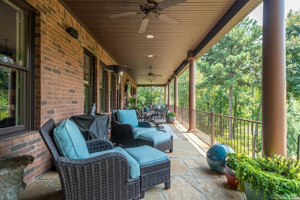 311 Oak Shores Circle Property Photo 17