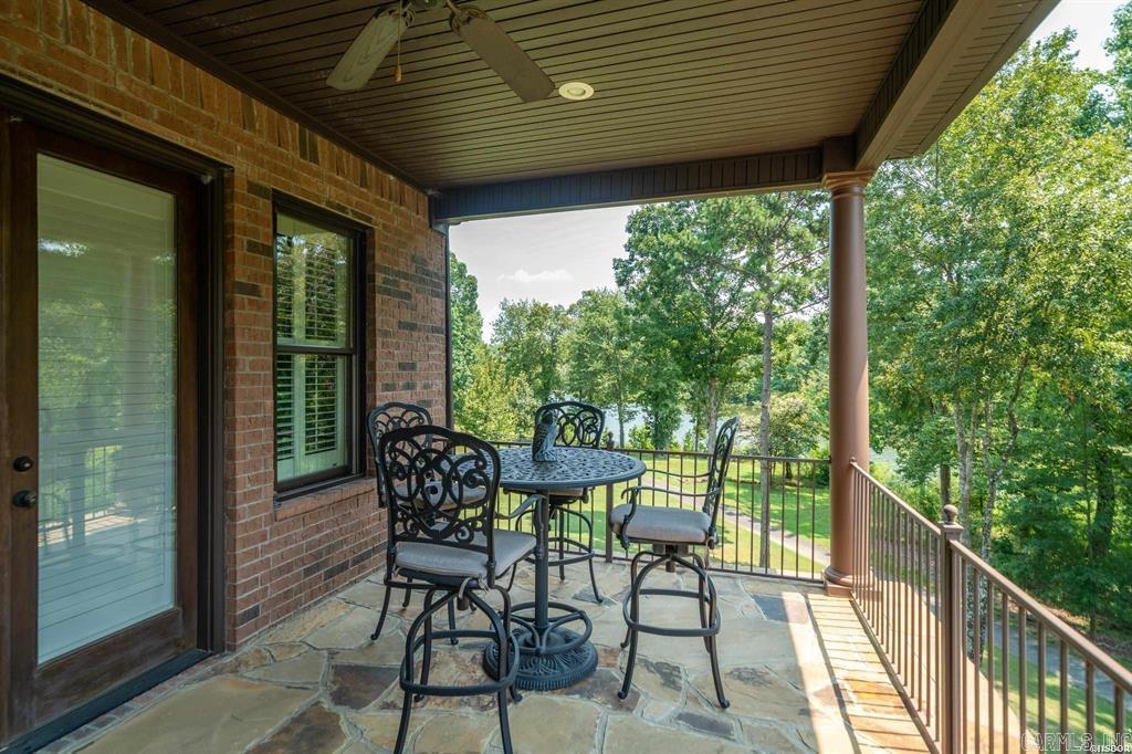 311 Oak Shores Circle Property Photo 18
