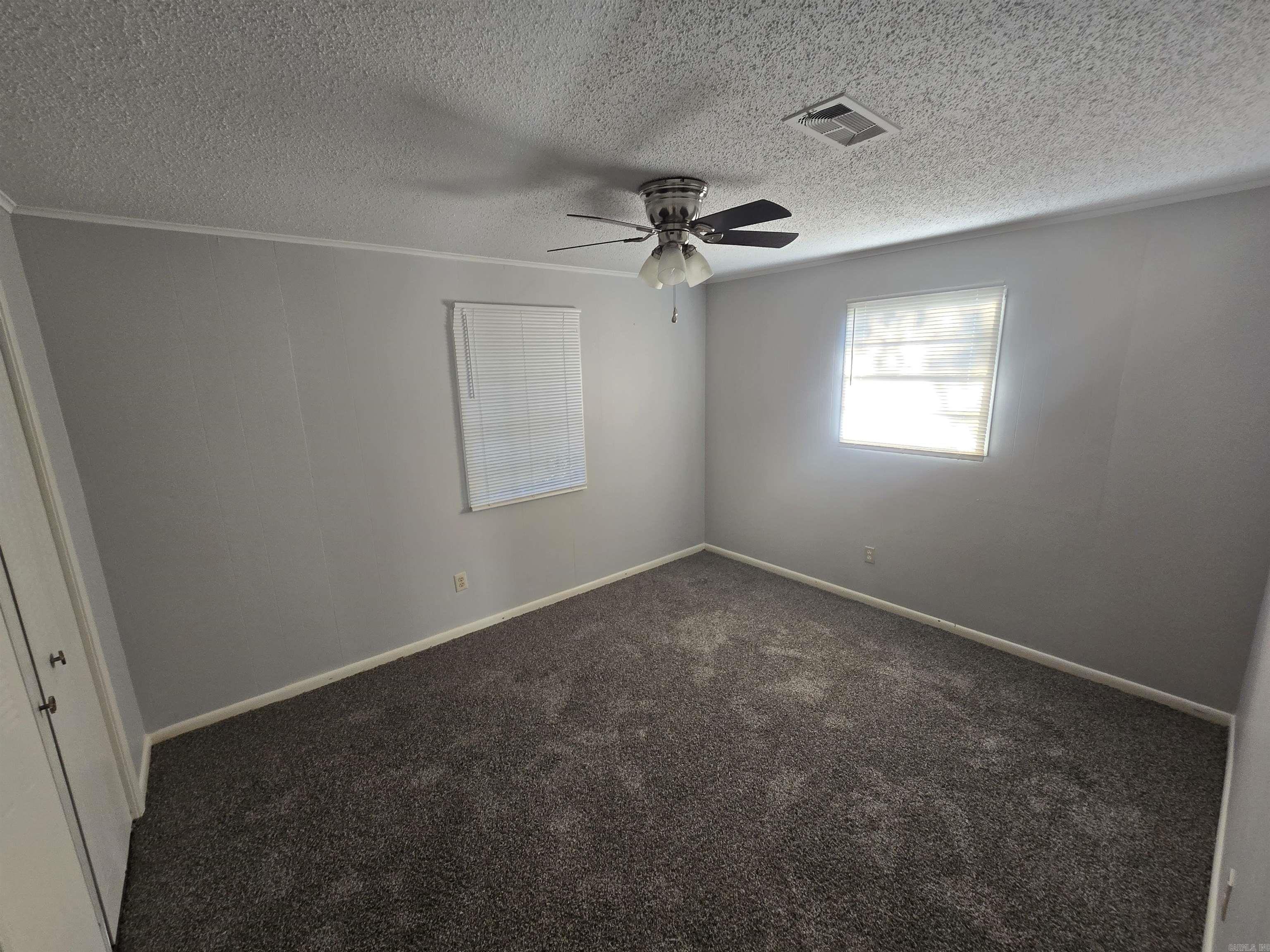 2204 Virginia Drive B Property Photo 6