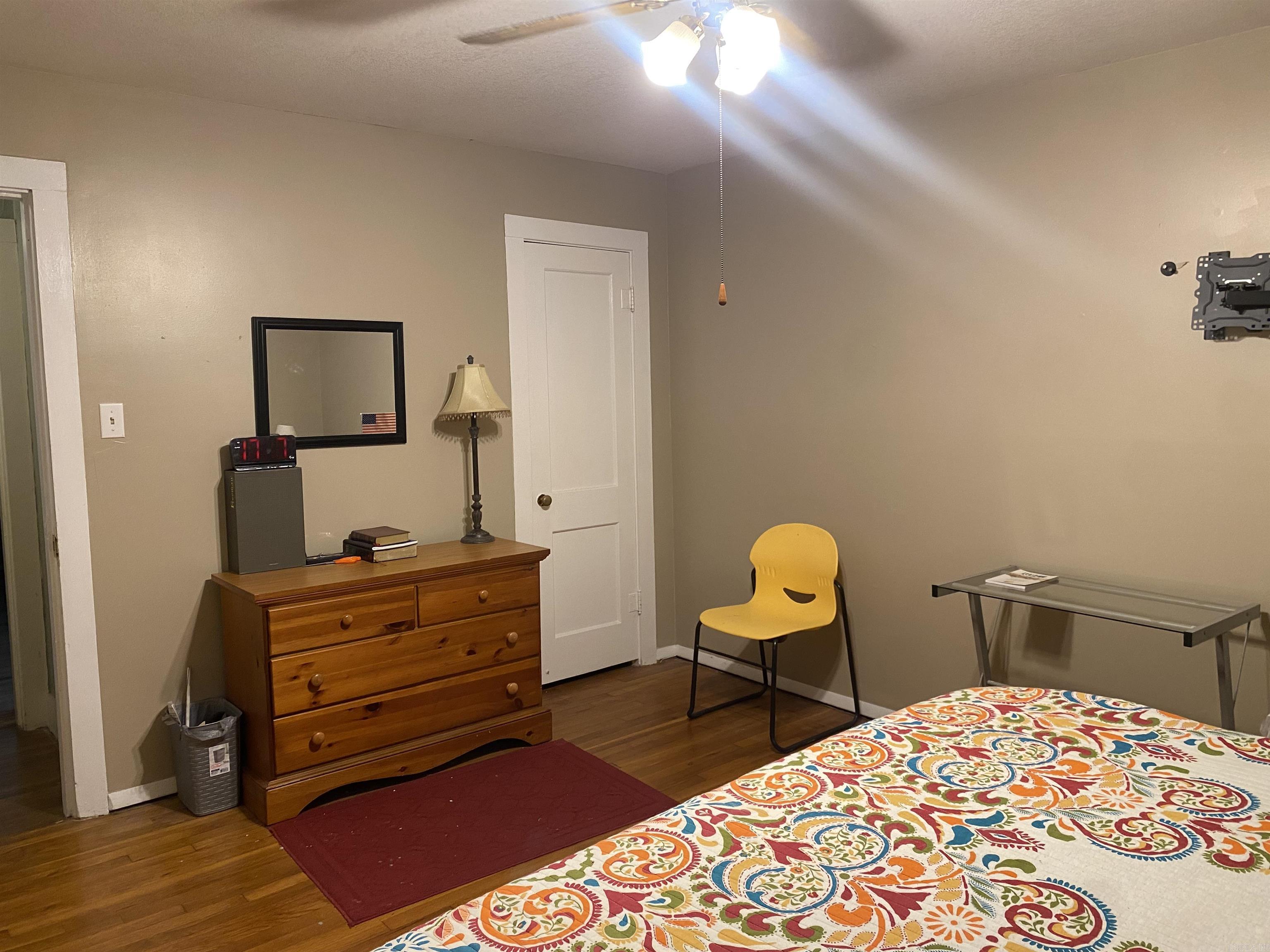 320 S George Street Property Photo 14