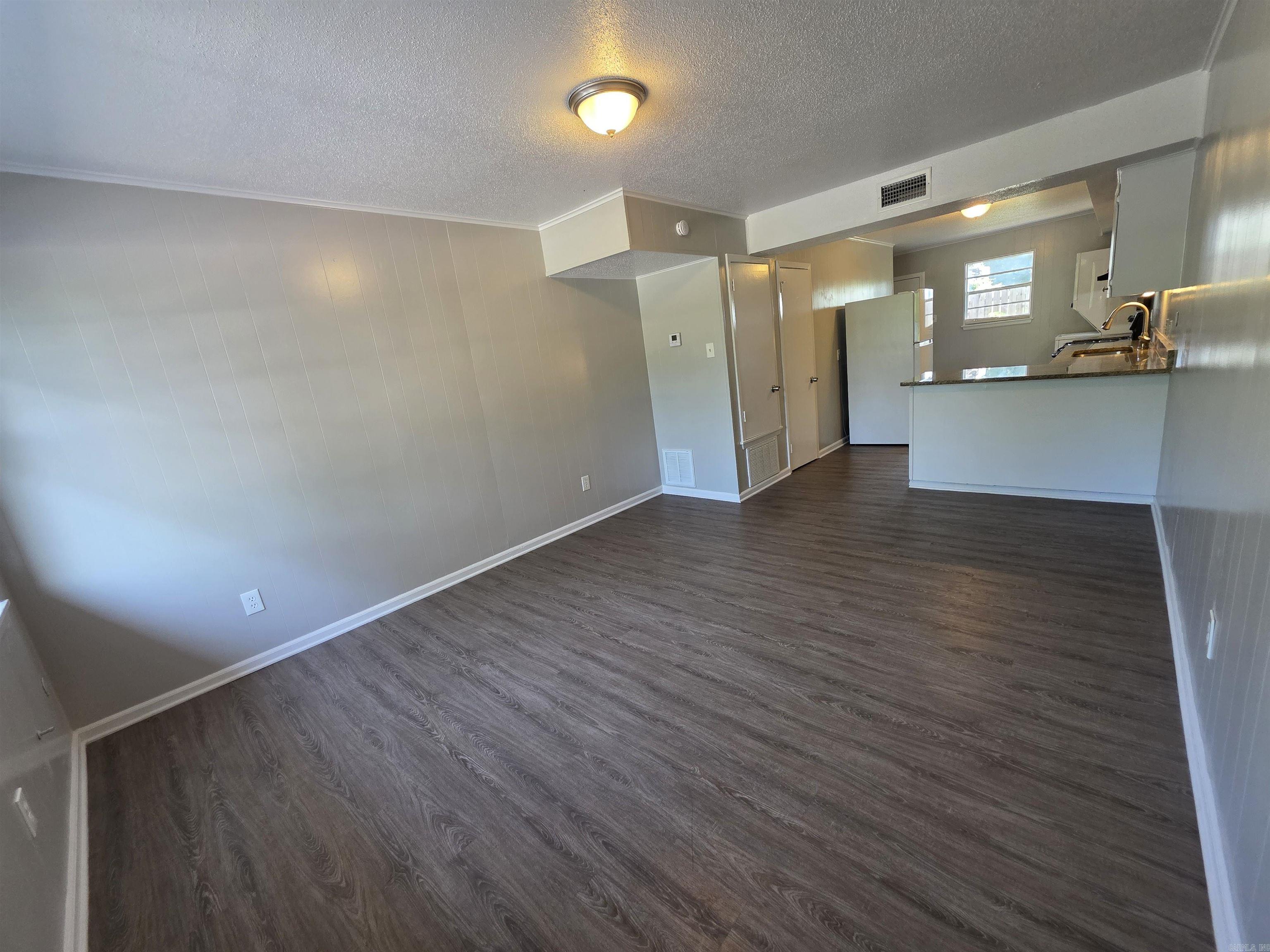 3017 Parkway Drive 3 Property Photo 2