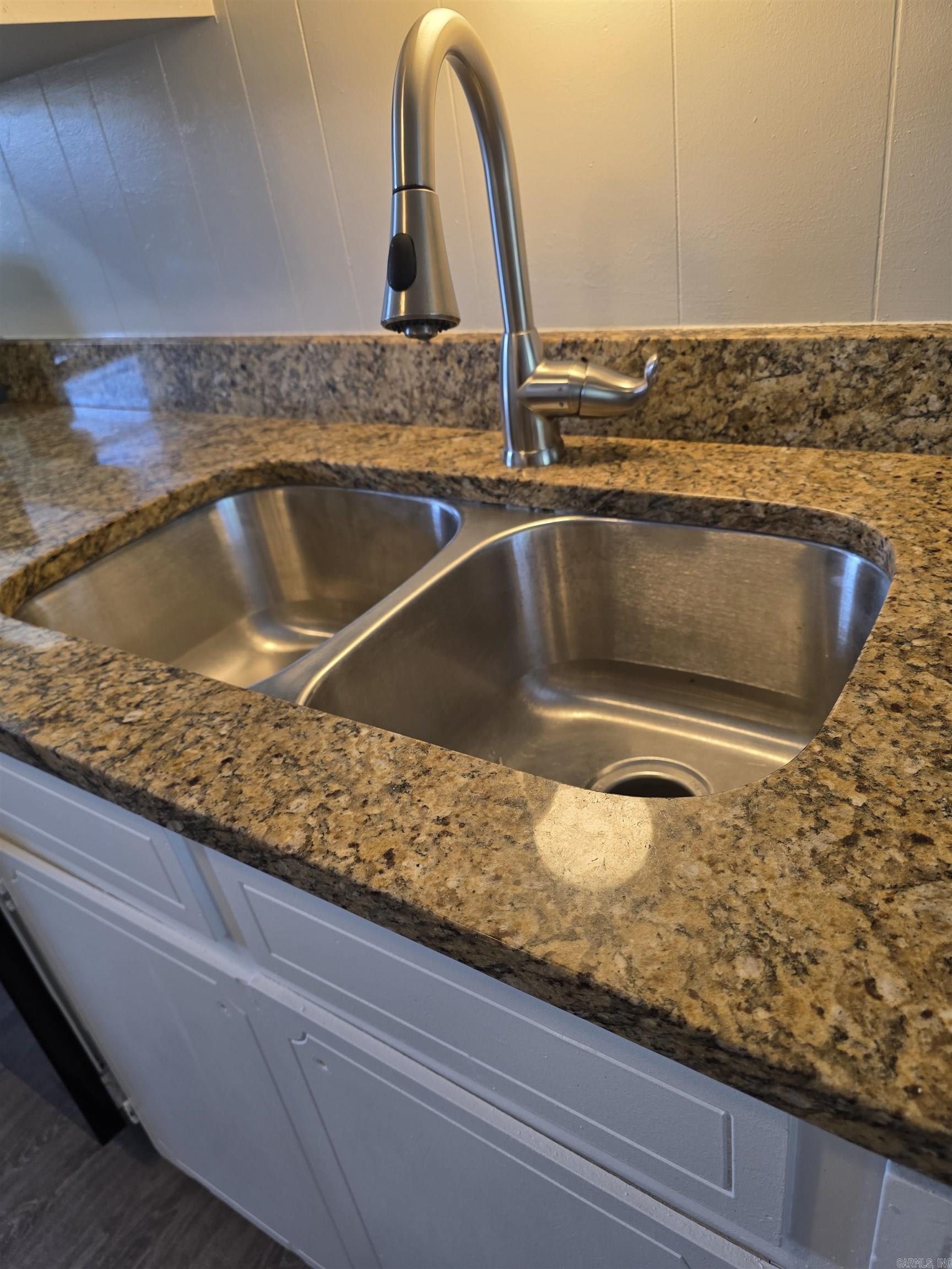 3017 Parkway Drive 3 Property Photo 5