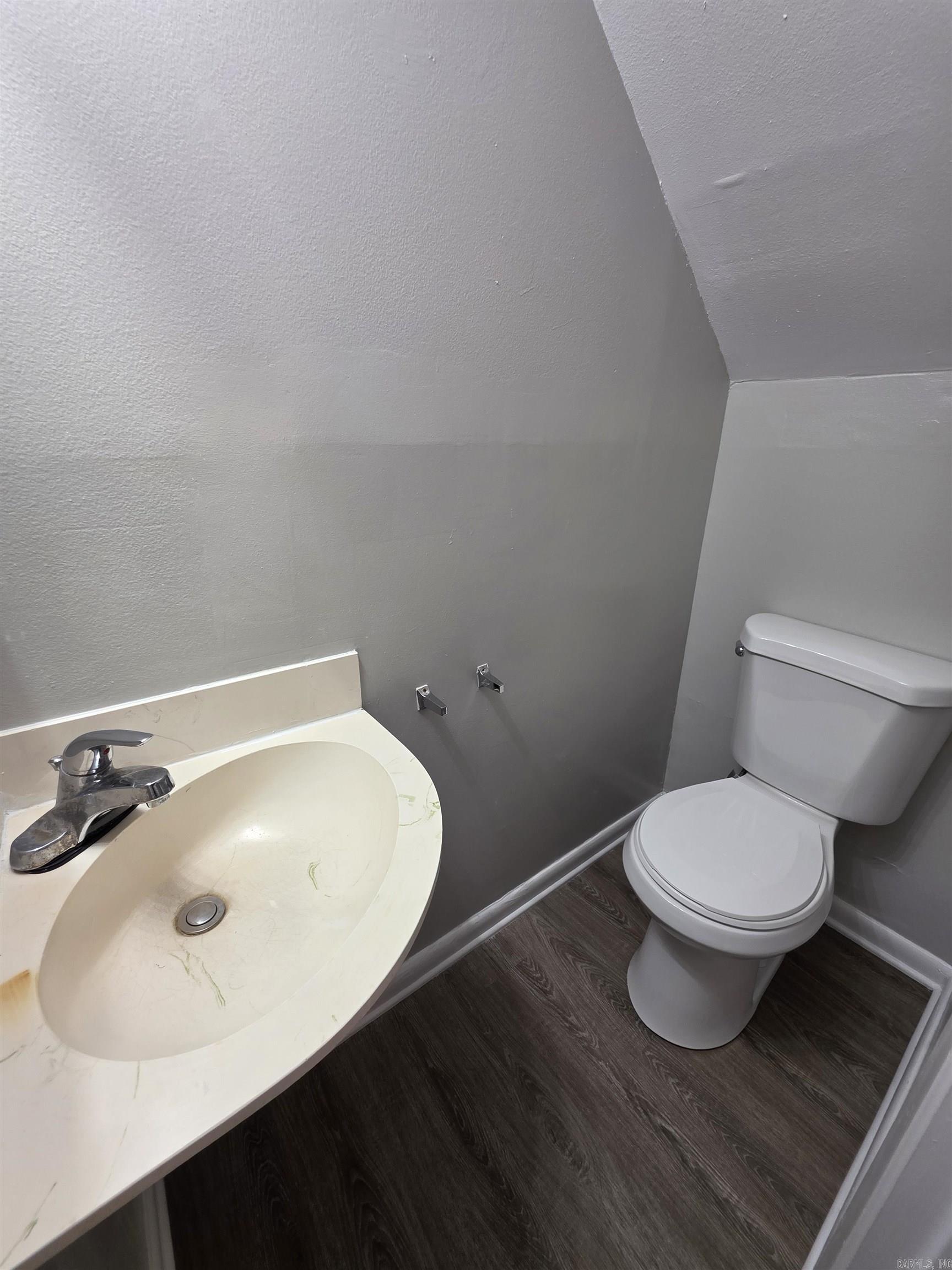 3017 Parkway Drive 3 Property Photo 8