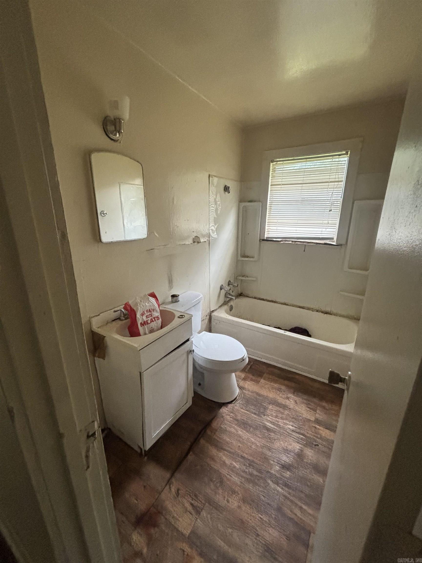 2701 W Pullen Property Photo 4