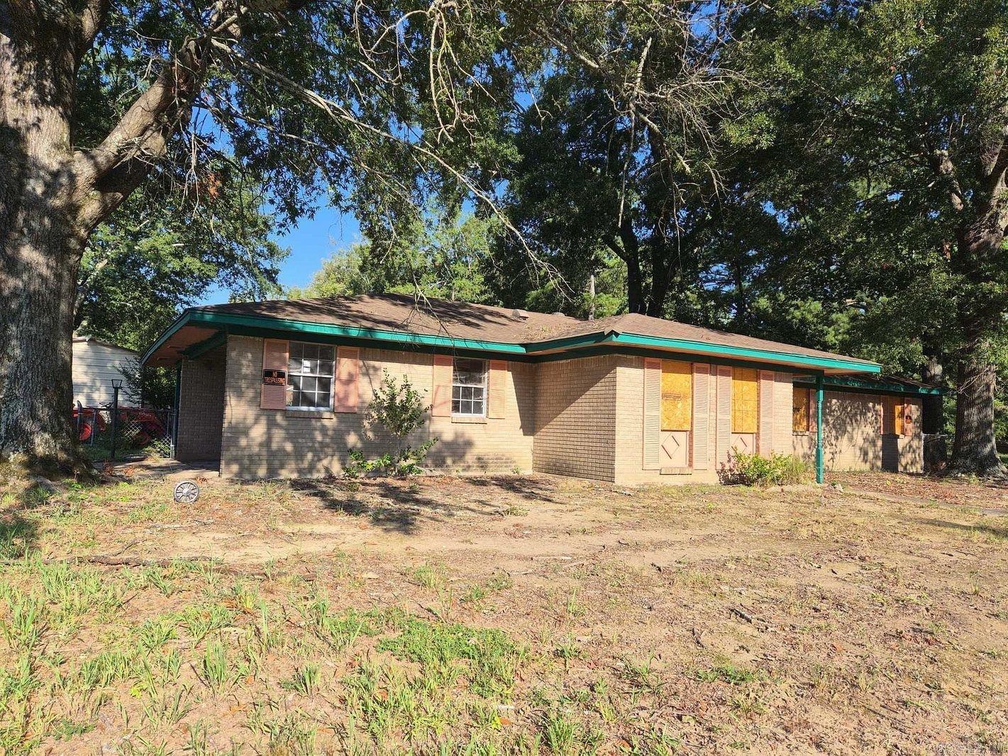 3320 S Main Street Property Photo 2