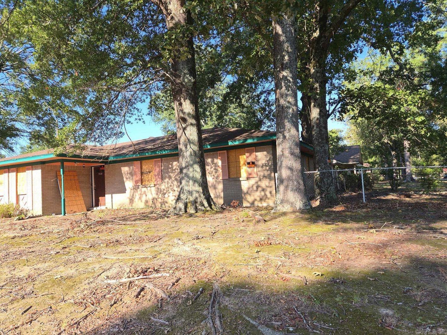 3320 S Main Street Property Photo 4