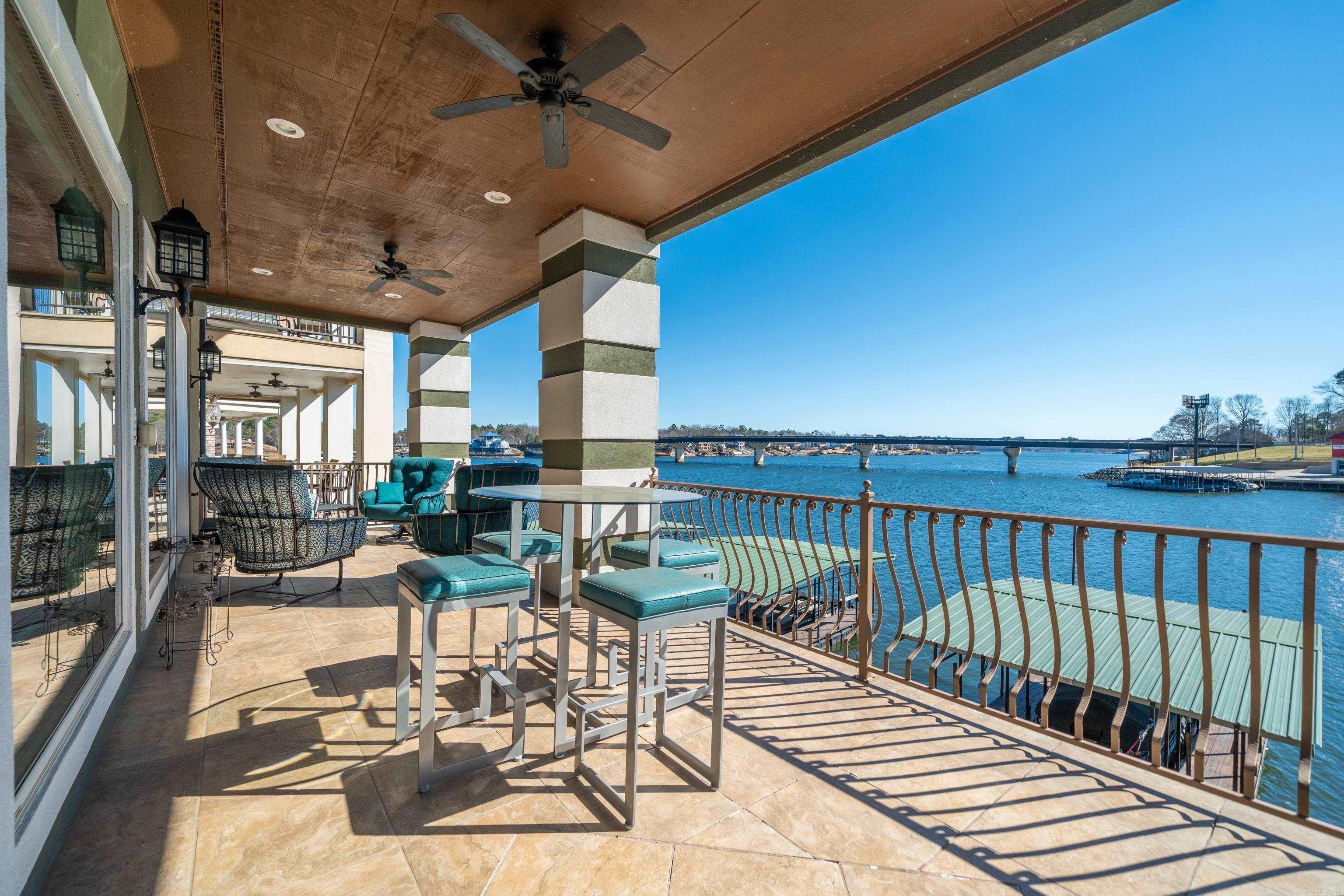 347 Paradise Pt Property Photo 12