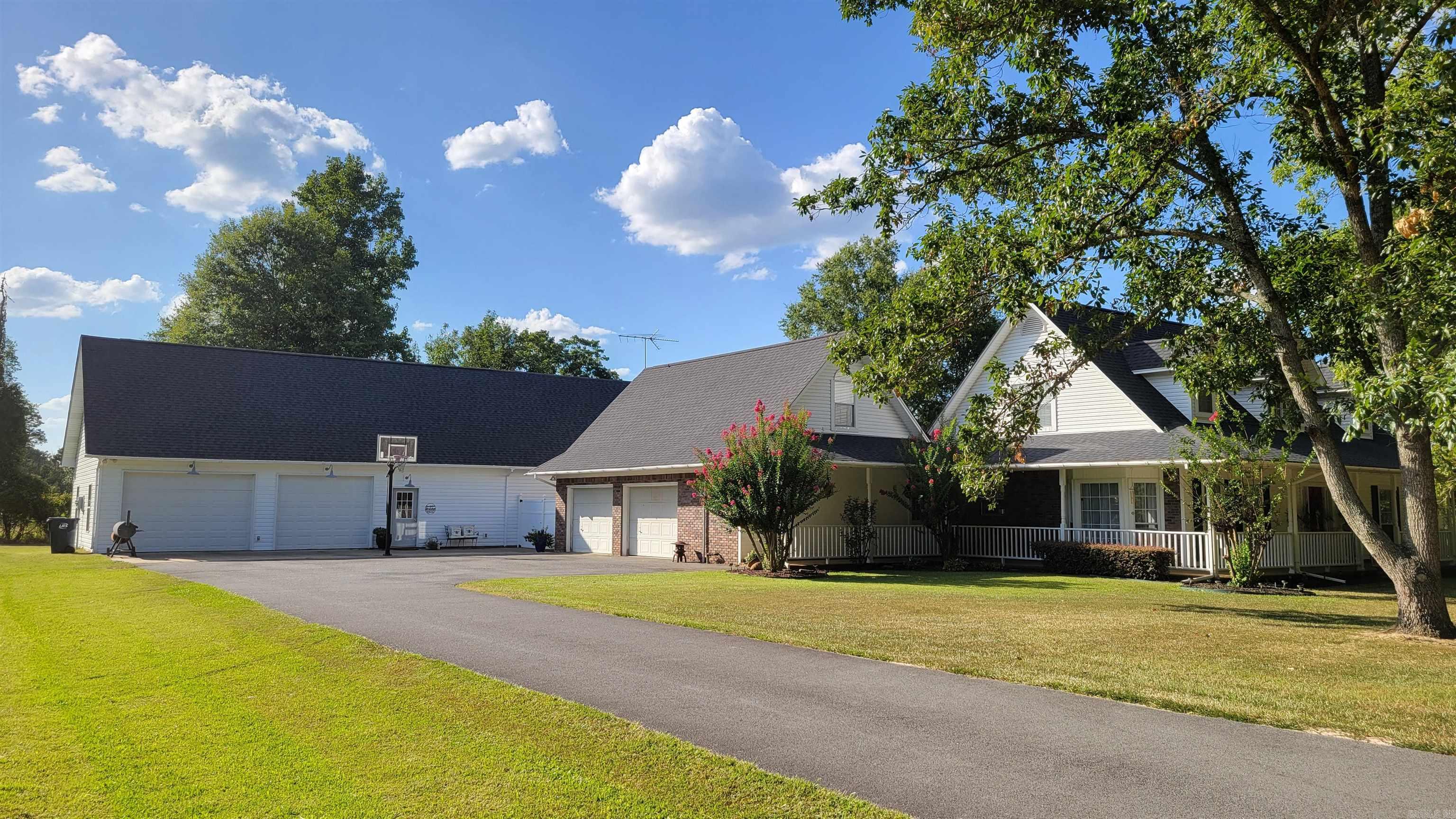 10828 Jacks Road Property Photo 3