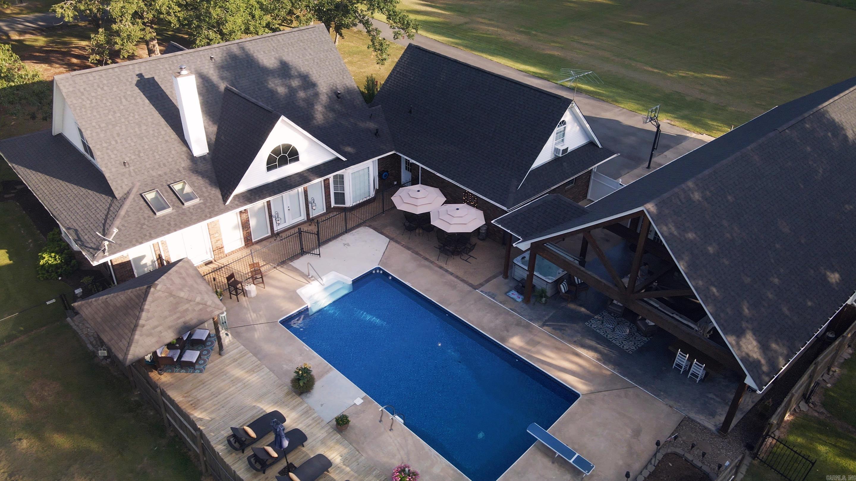 10828 Jacks Road Property Photo 4