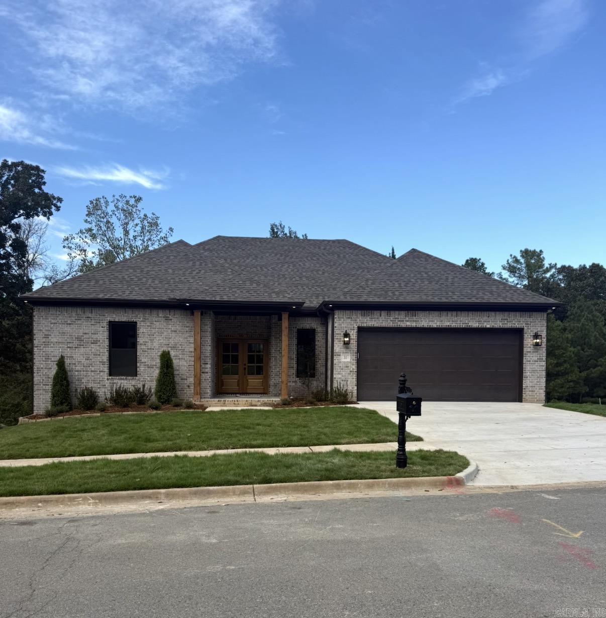 31 Epernay Circle Property Photo 1