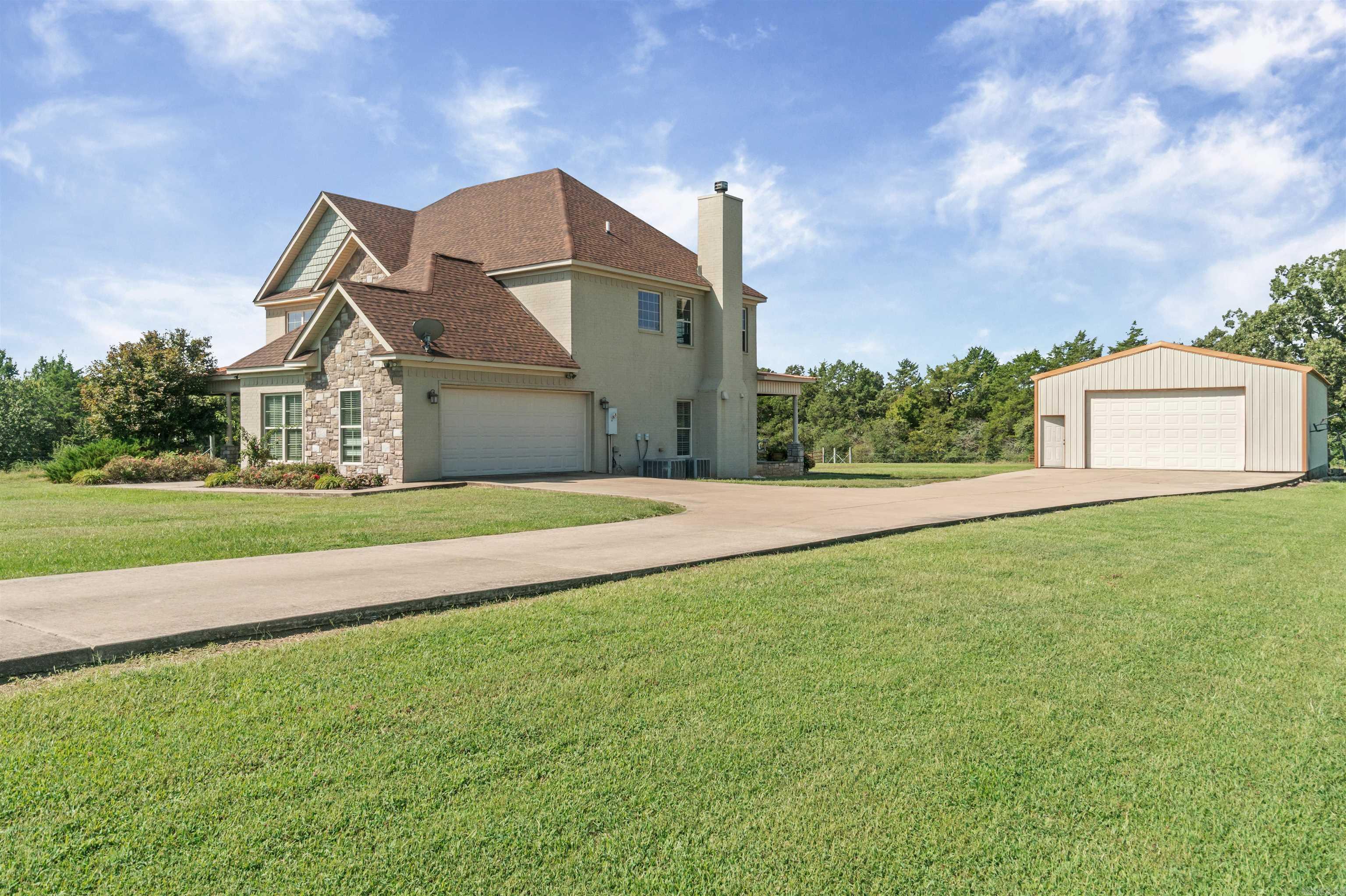 22 W Overland Drive Property Photo 2