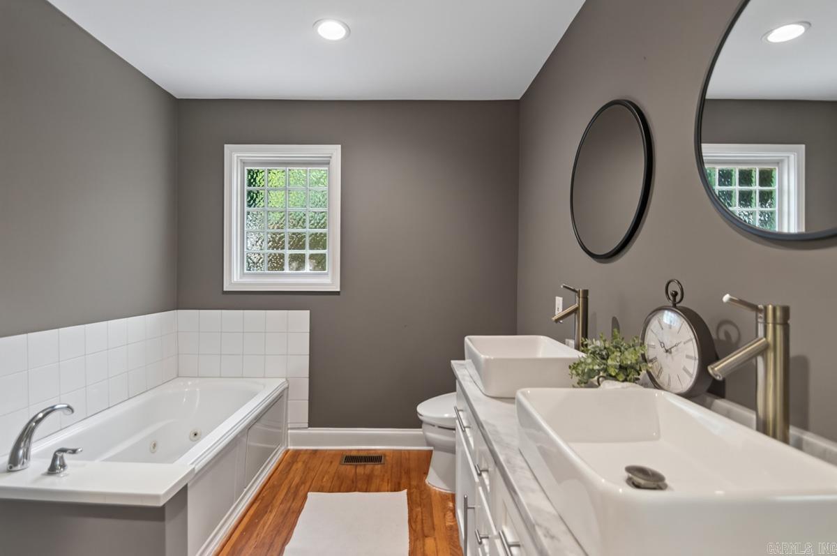 6725 Kavanaugh Place Property Photo 12