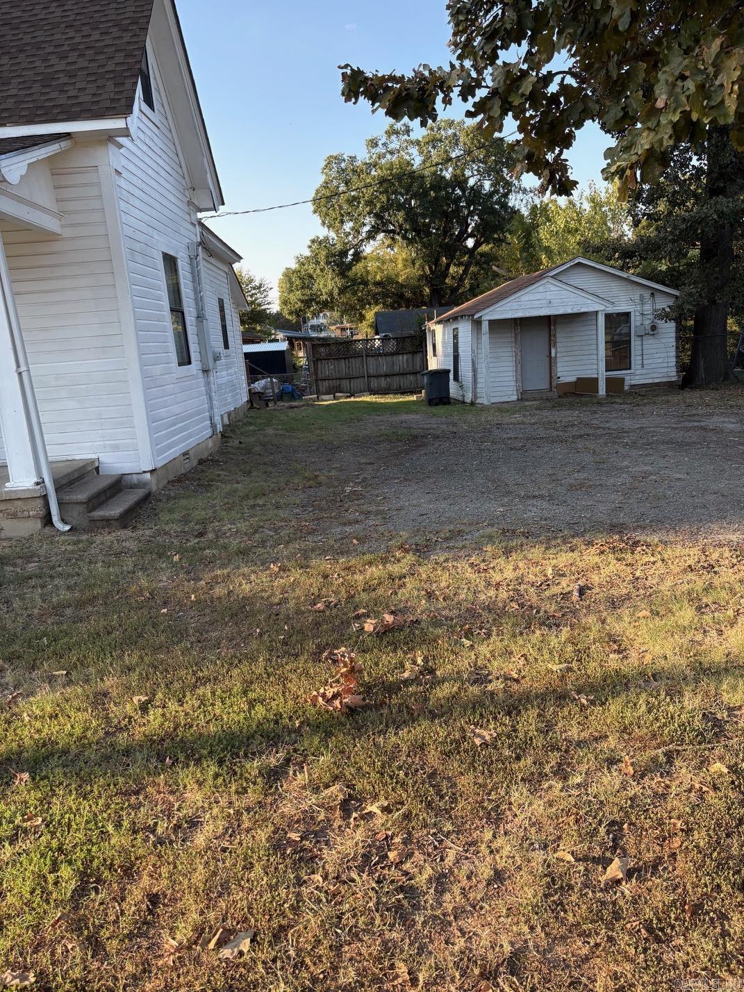 612 W Woodruff Avenue Property Photo 4