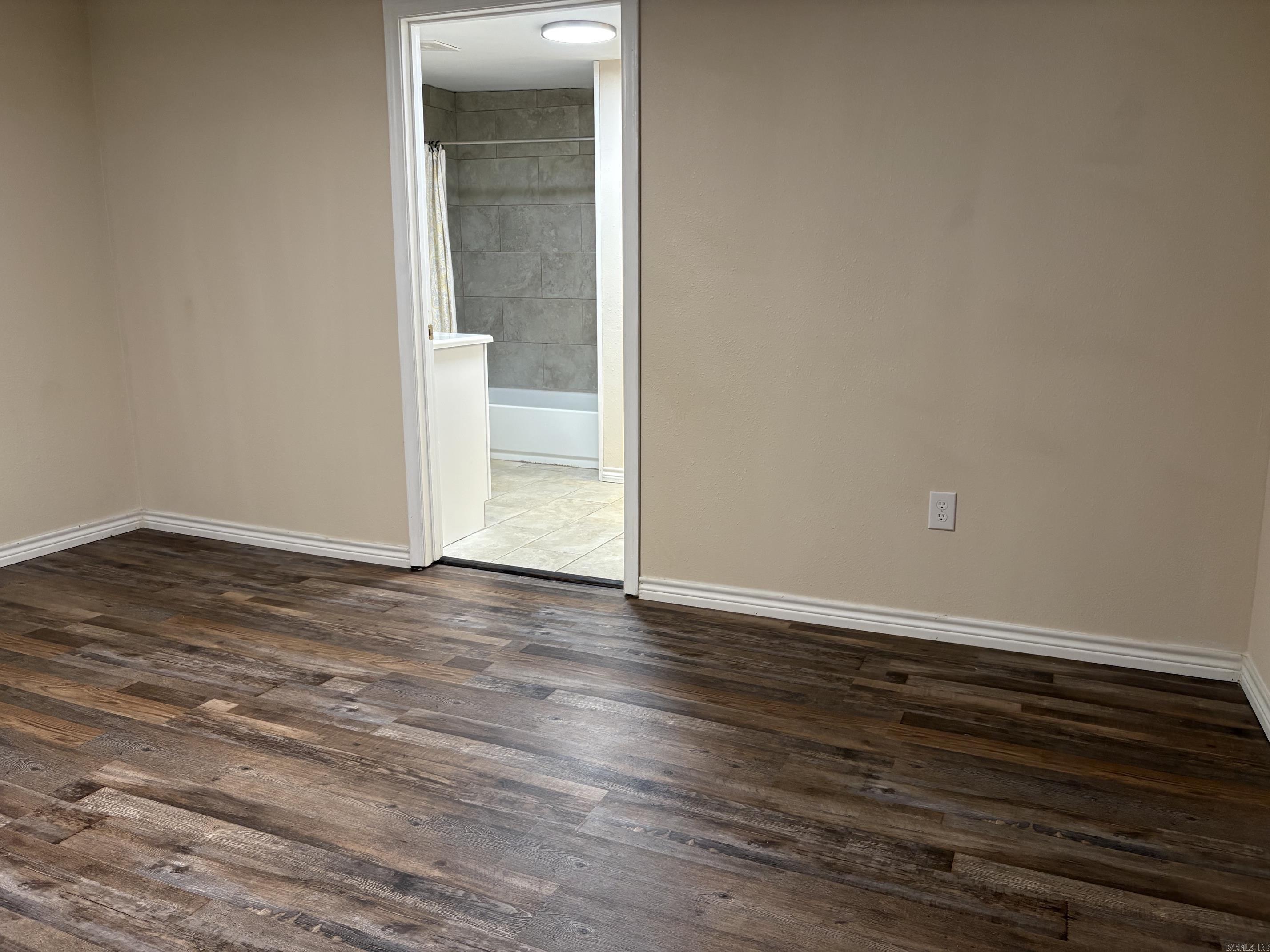 612 W Woodruff Avenue Property Photo 6