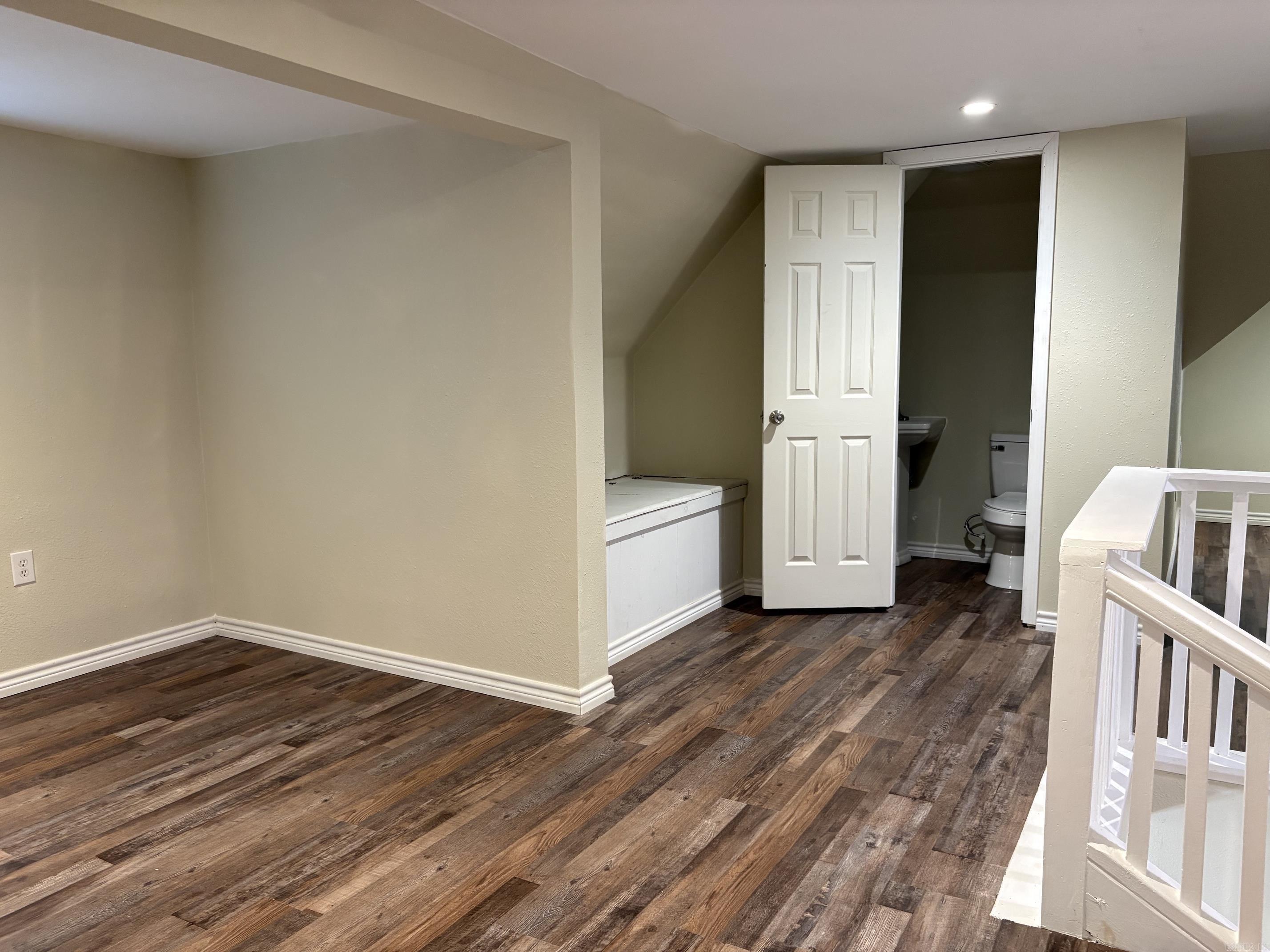 612 W Woodruff Avenue Property Photo 26