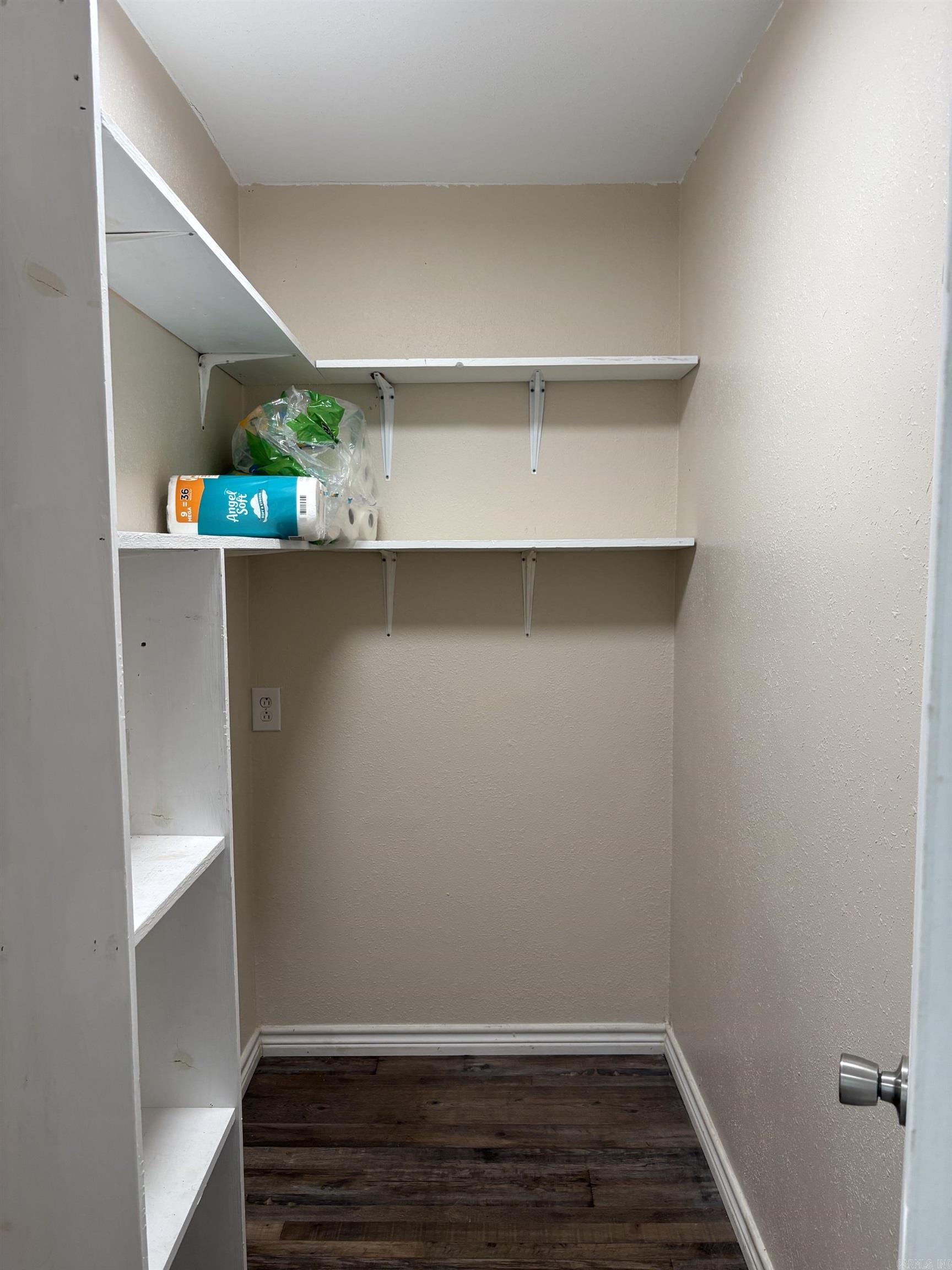 612 W Woodruff Avenue Property Photo 28