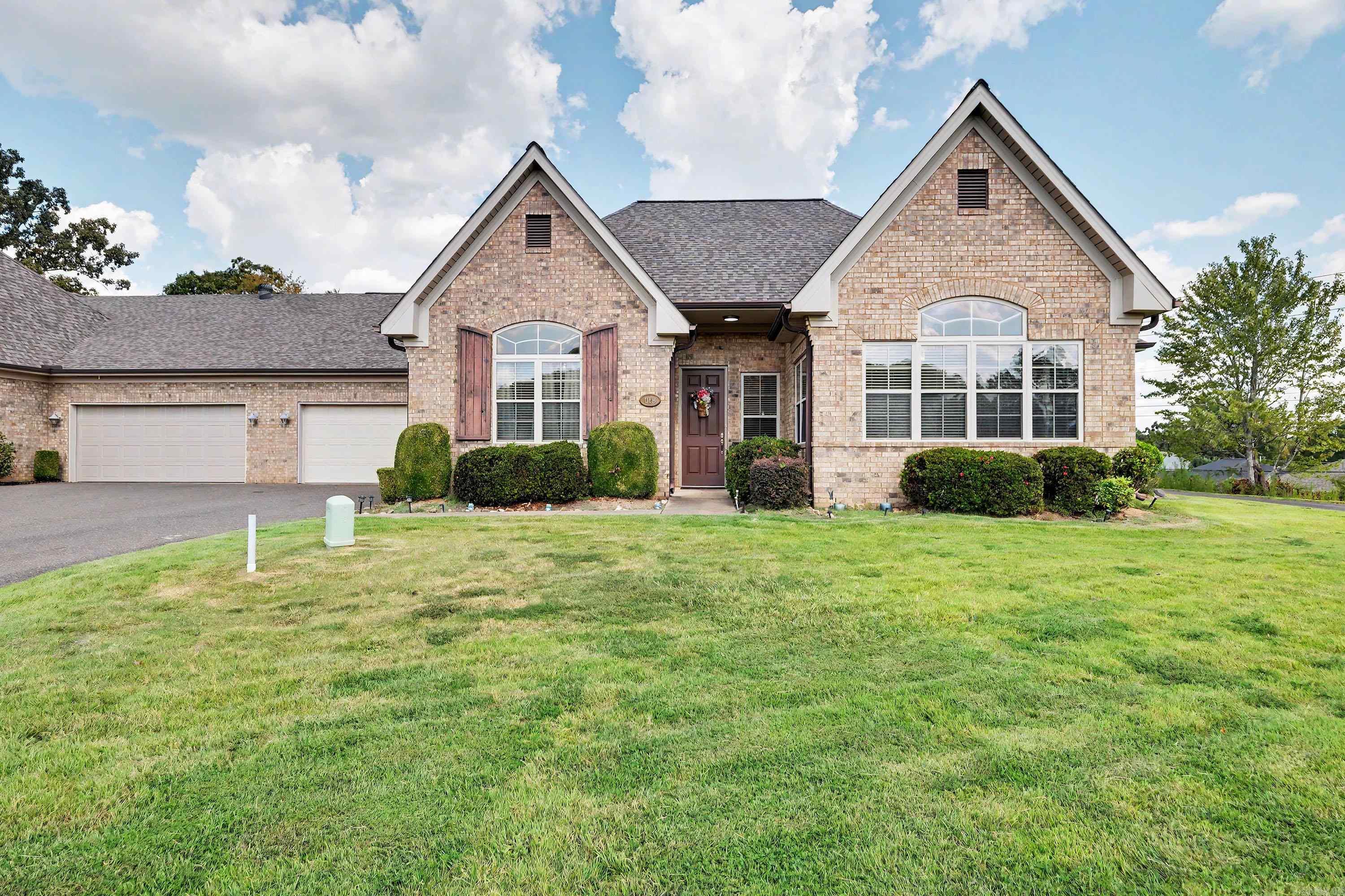 115 Legendary Place B Property Photo 1