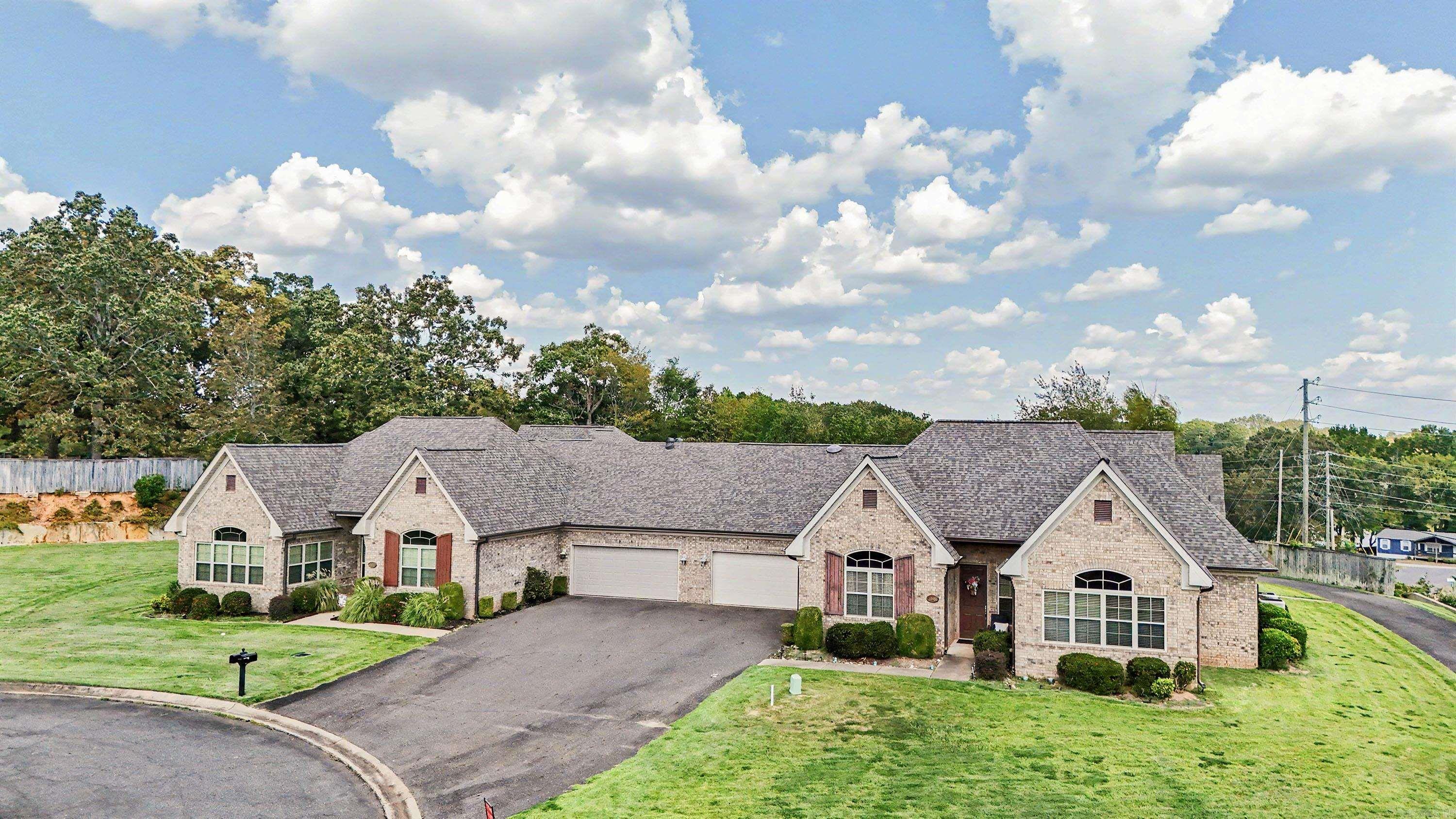 115 Legendary Place B Property Photo 4