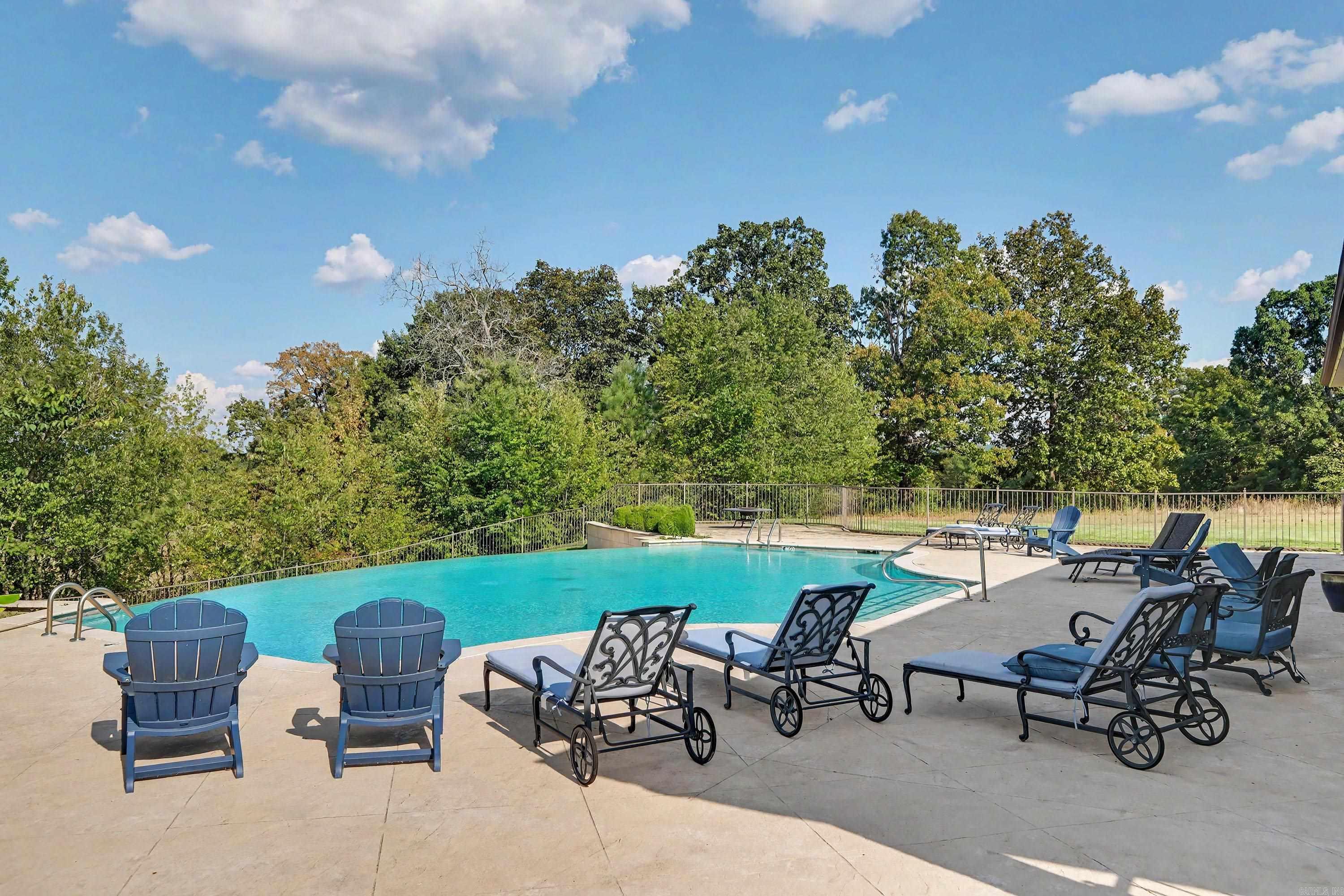 115 Legendary Place B Property Photo 39