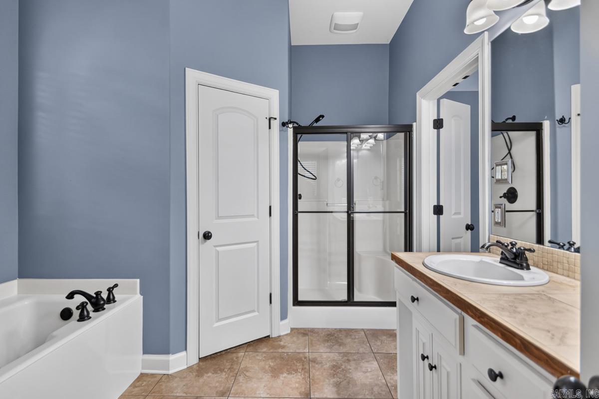 8416 Garnet Cove Property Photo 14
