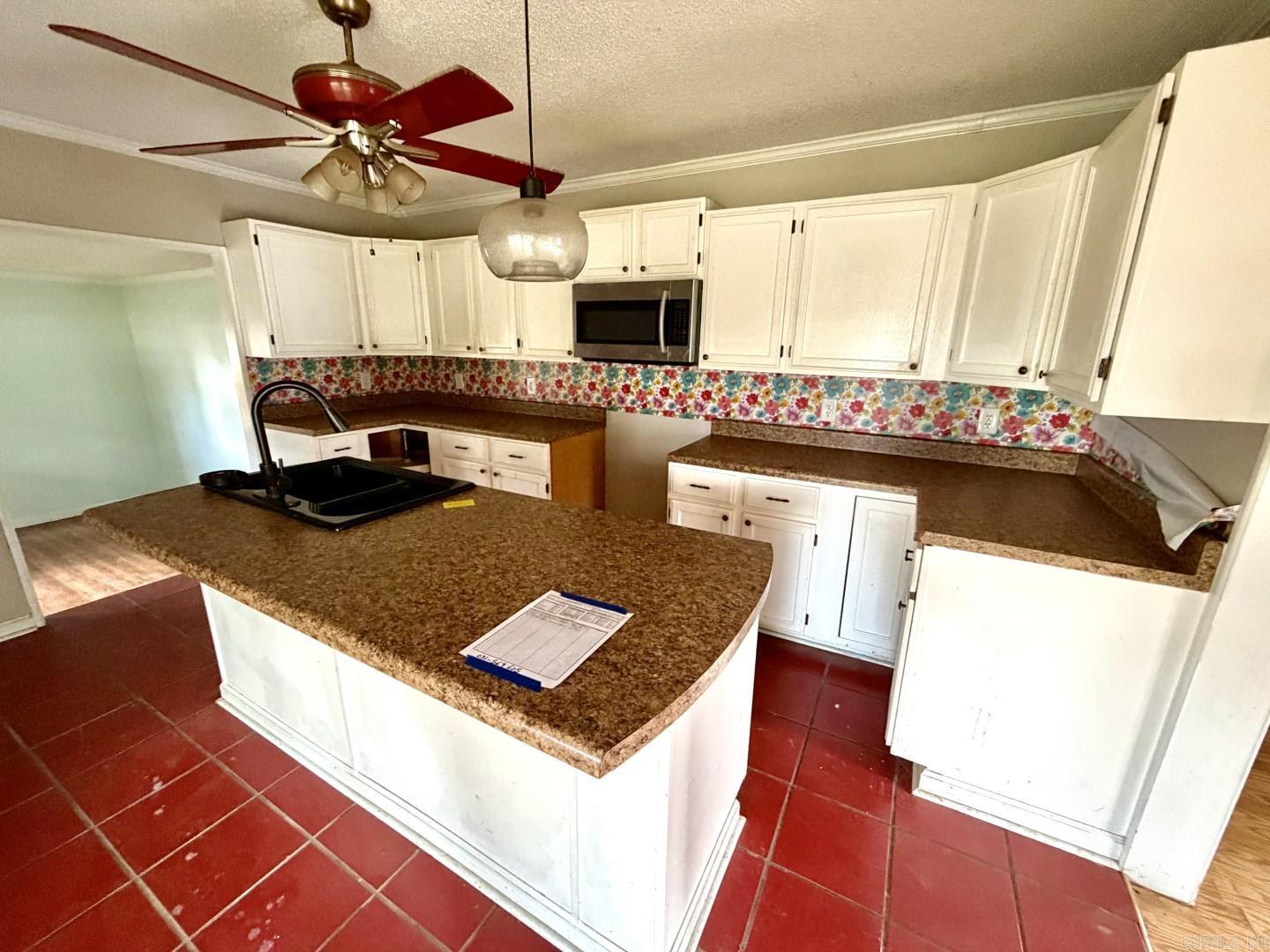 1109 Eastwood Street Property Photo 3