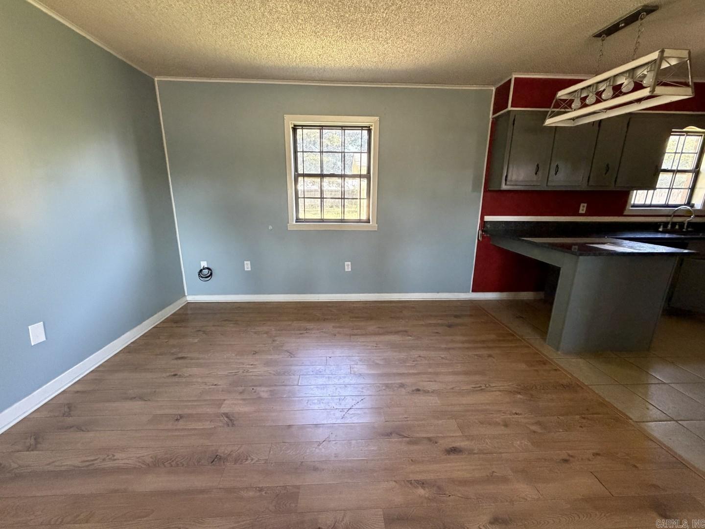 210 Oak Street Property Photo 5